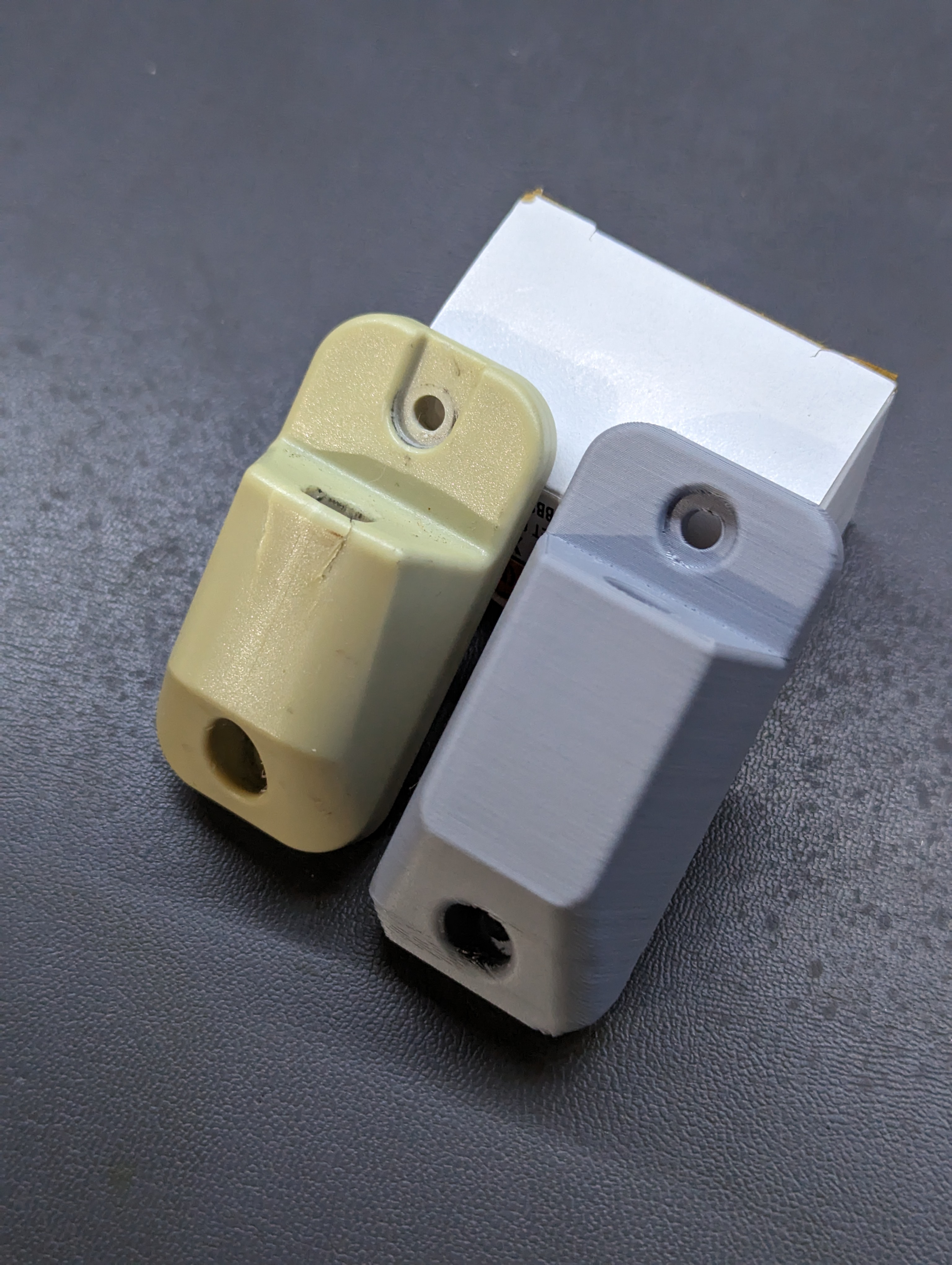 Miniatura 3 do modelo 3D Stair Gate Hinge/Bracket