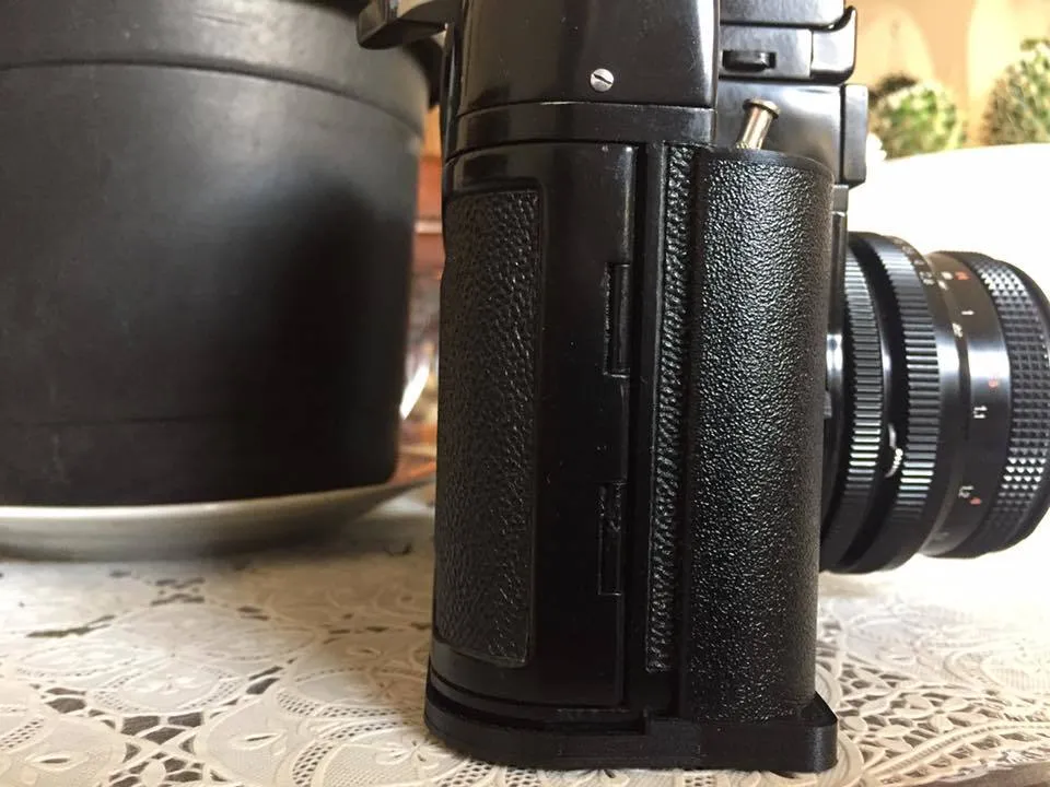 Grip for ARAX 60 or Kiev 60 medium format camera by spm3x.com