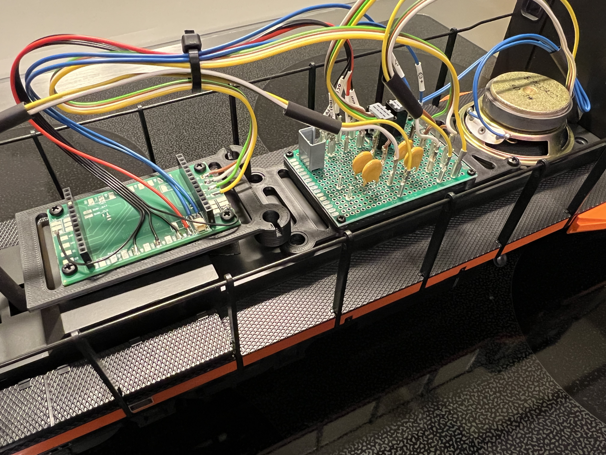 LGB Alco diesel loco decoder mount