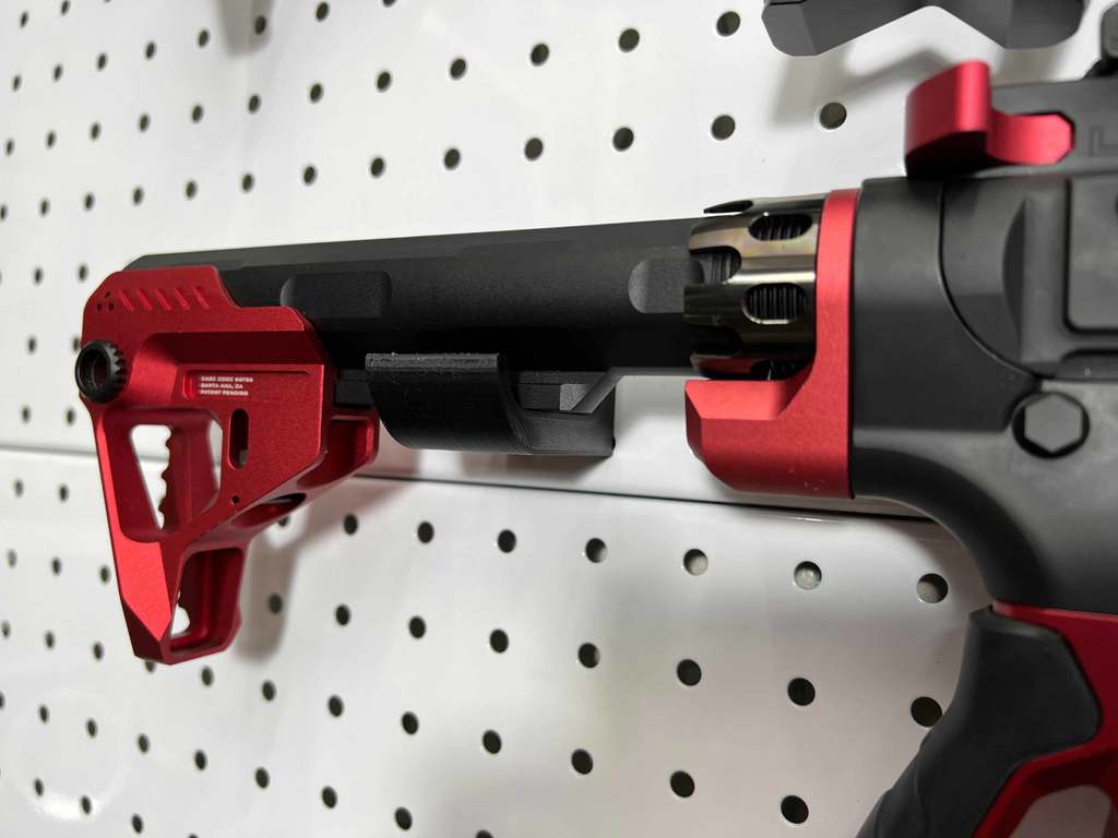 AR15, SMG Gun Hanger for Pegboard by AppHero Download free STL model