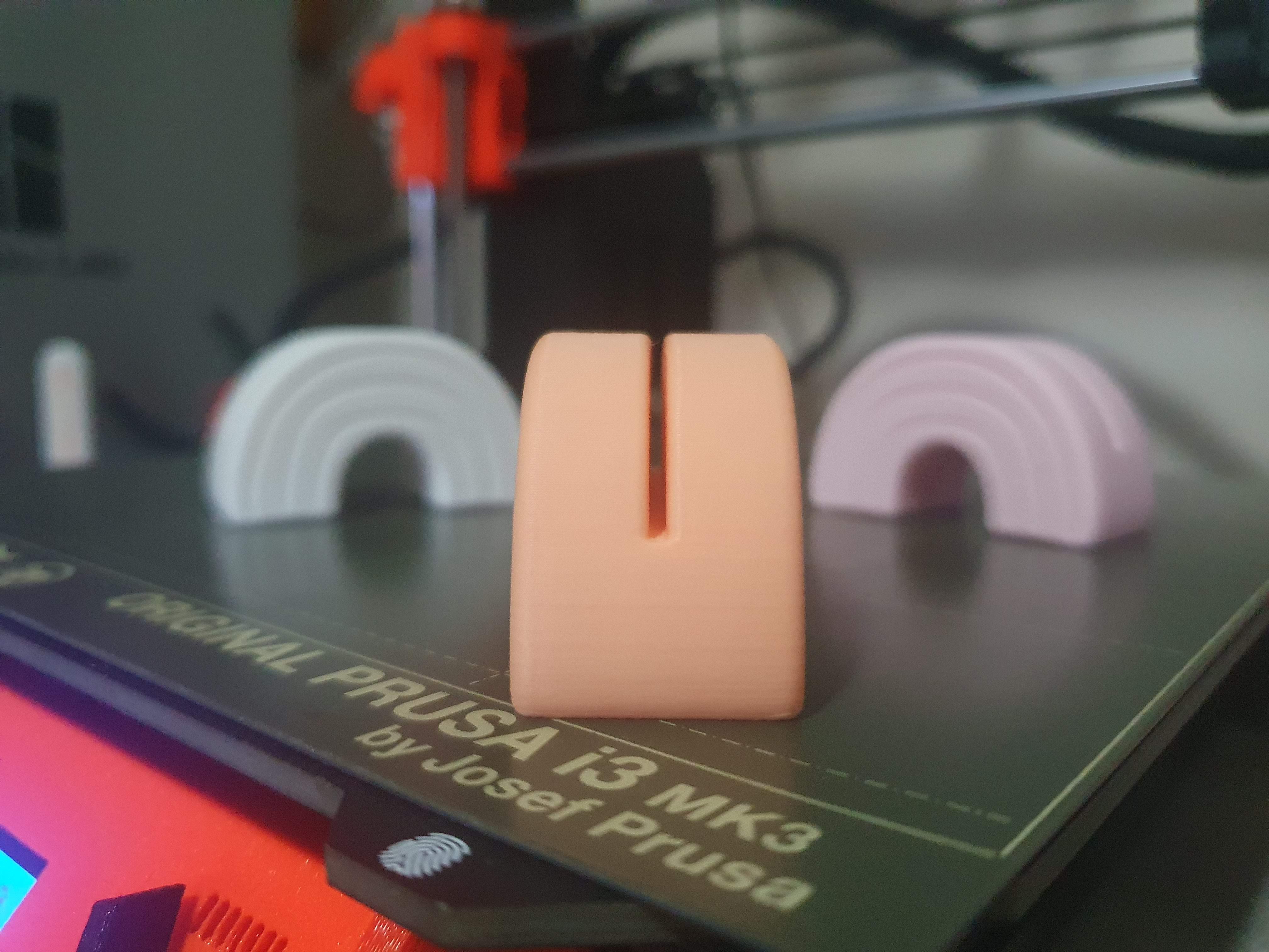 Rainbow Polaroid Stand by LittleSilvr Download free STL model