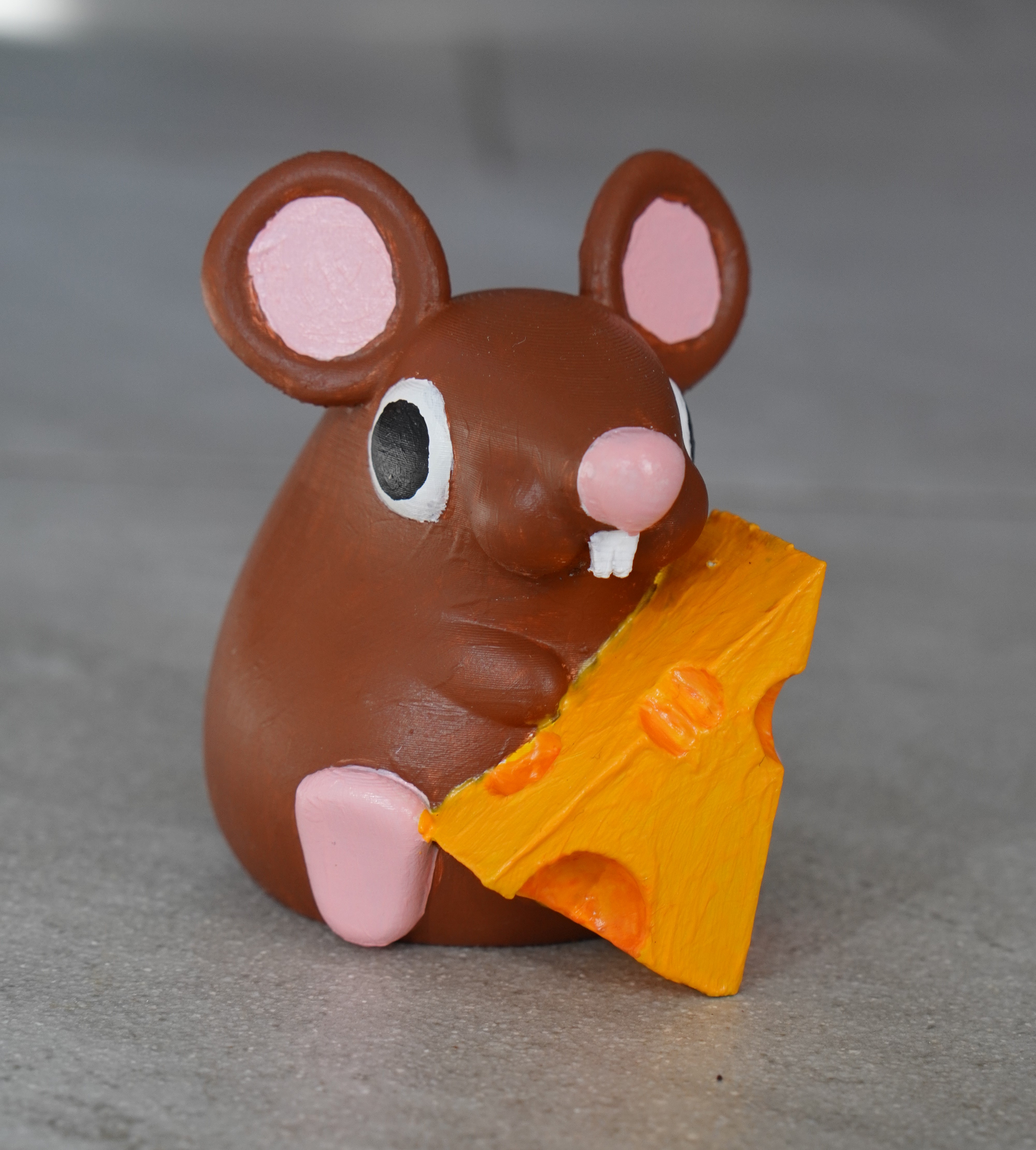 Chonky Mouse Eating Cheese