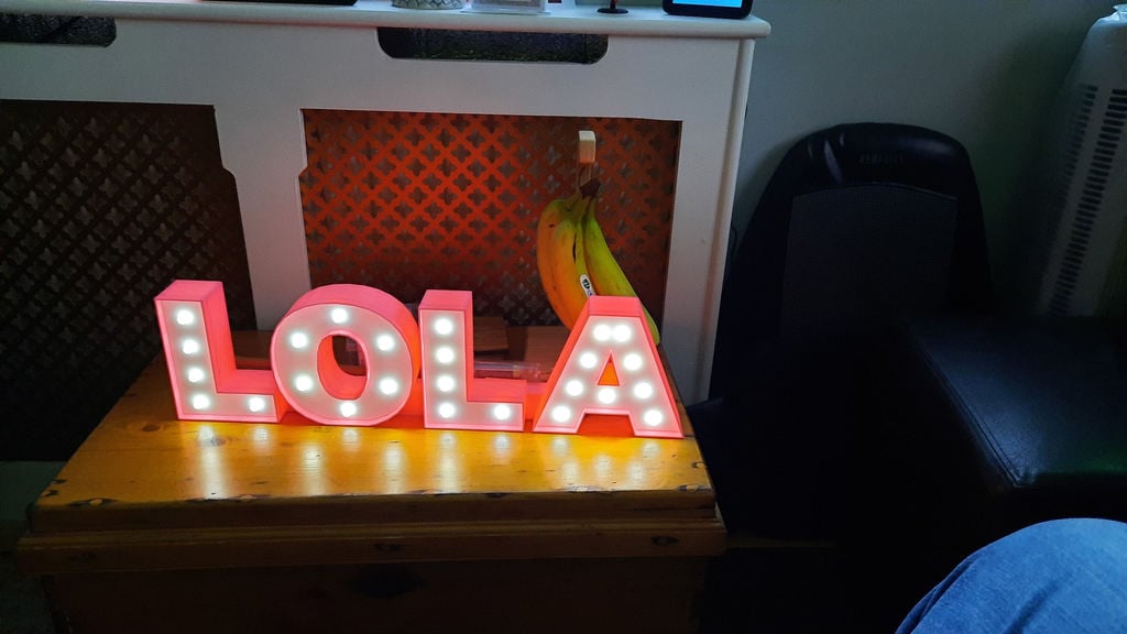 Lola Sign Light