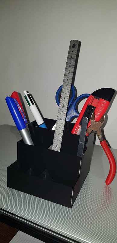 Basic desktop tools/pens organizer