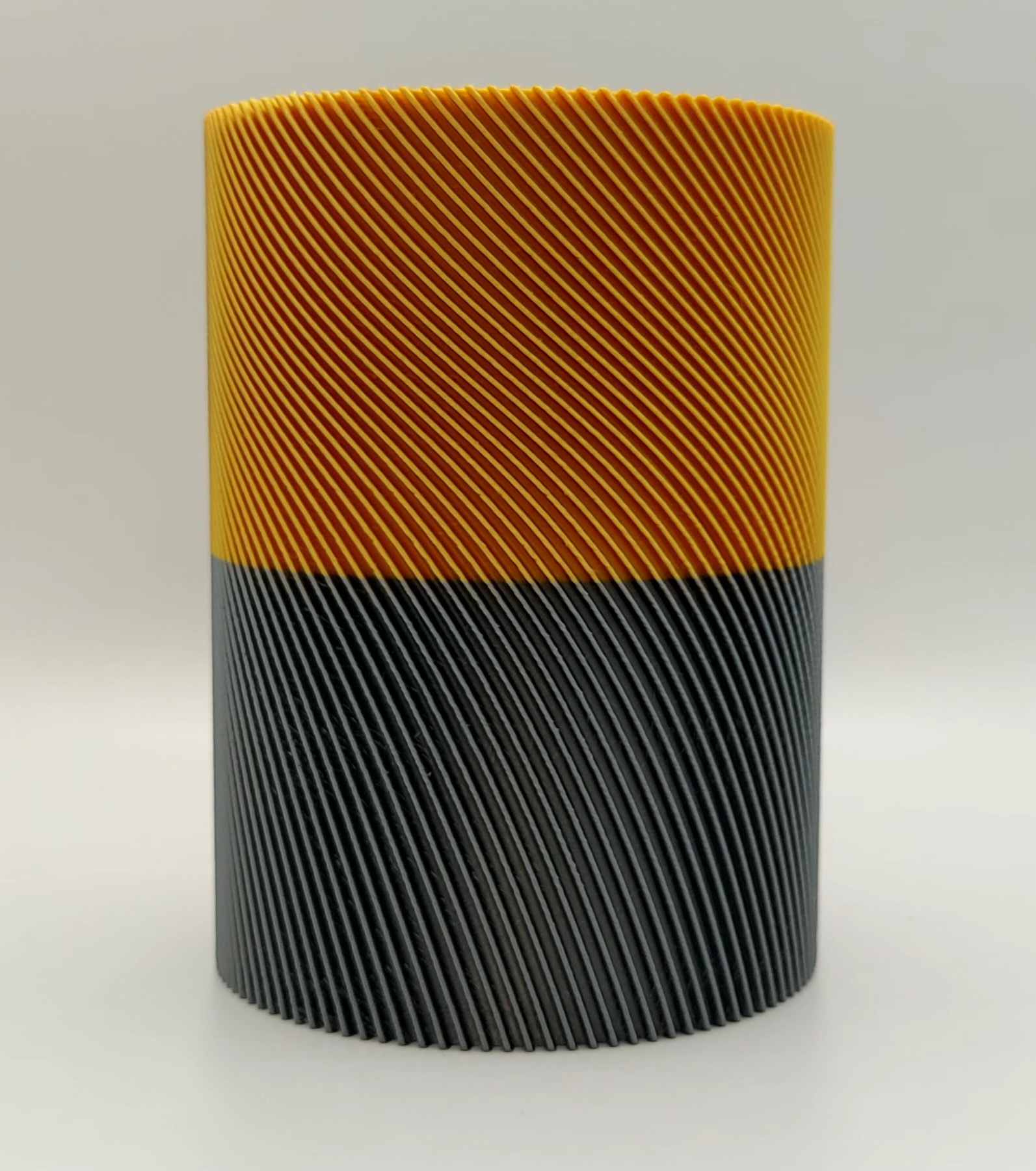 curved pen holder