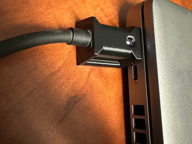 Dell USB-C Dock Cable support for Dell Precision 3560