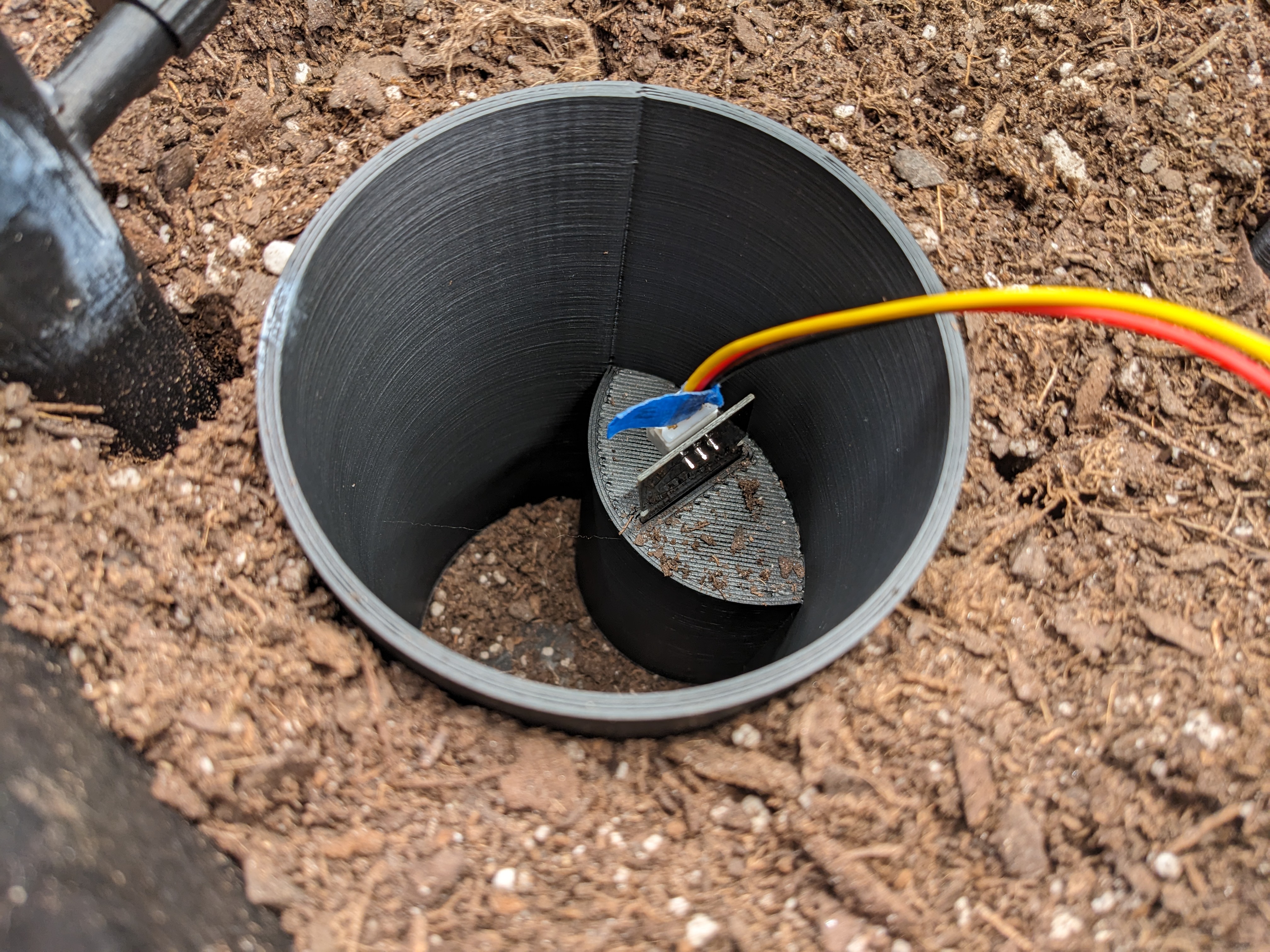 5.65" tall capacitive soil moisture sensor deep-soil mount