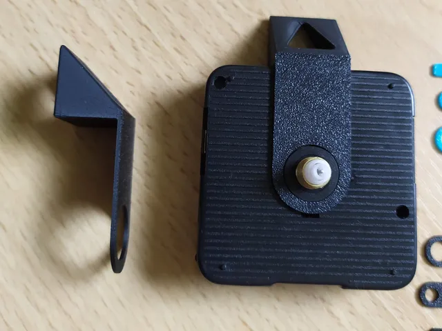 Clockwork wall mounting