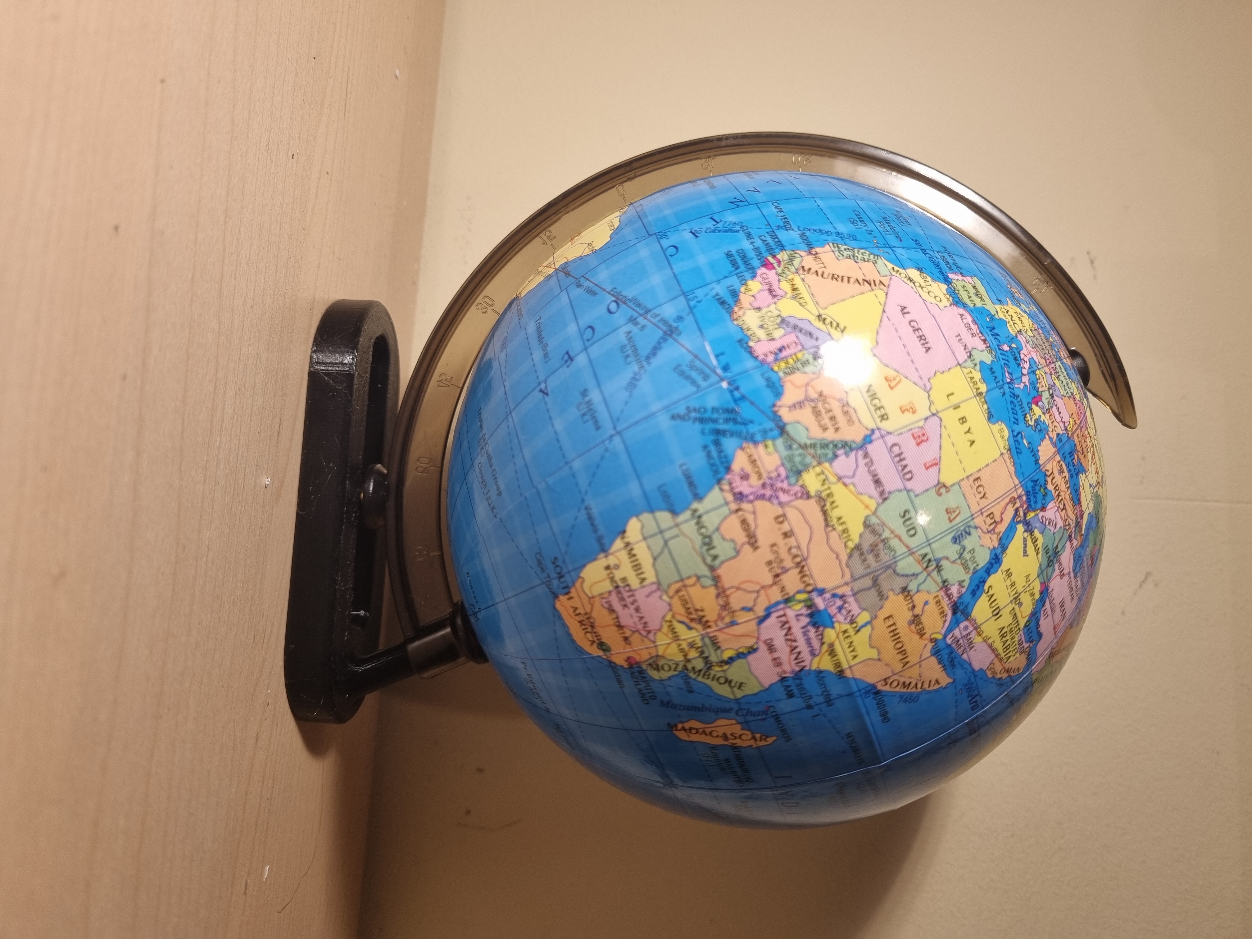 Globe stand