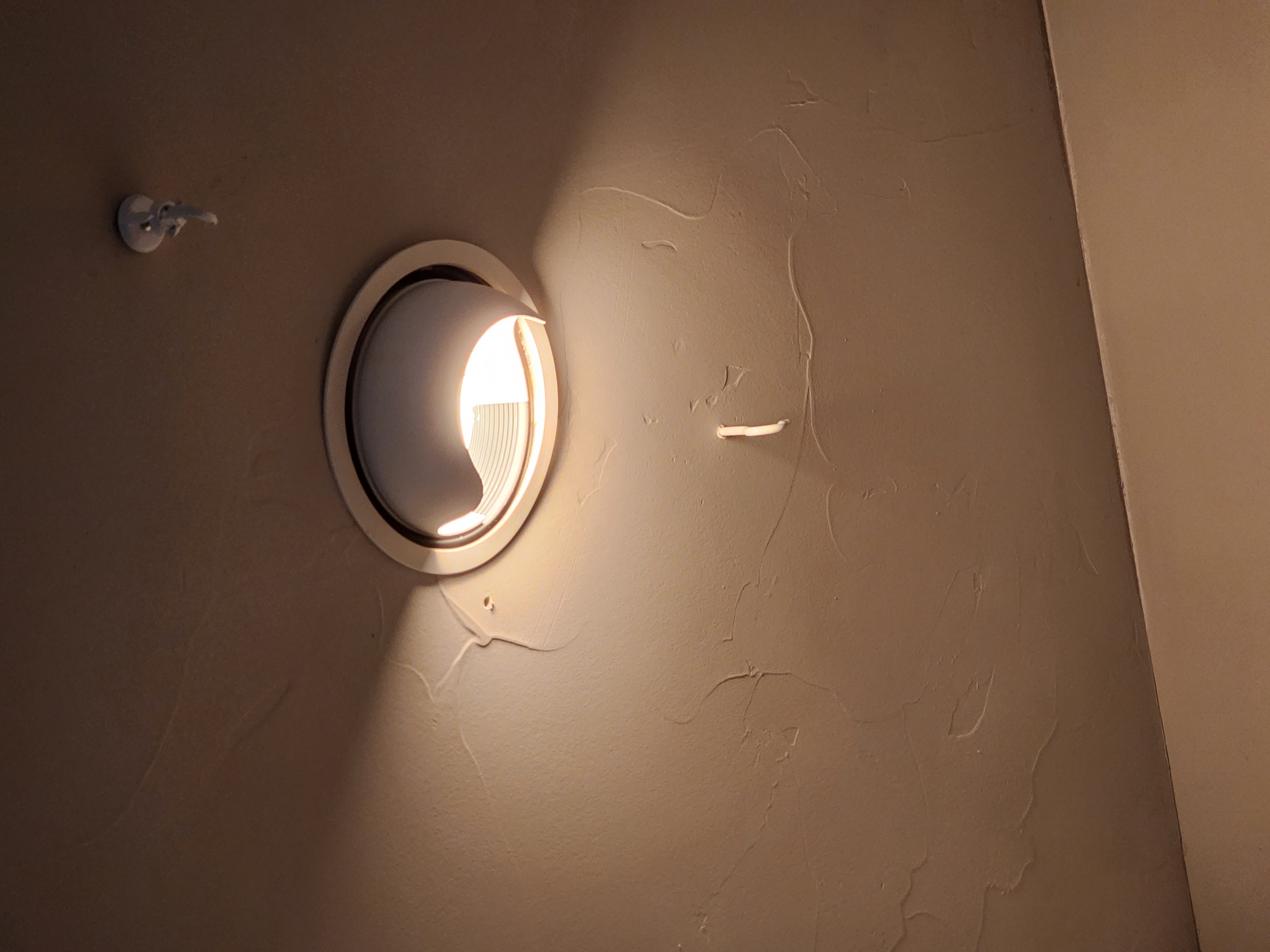 Recessed Ceiling Light Blocker