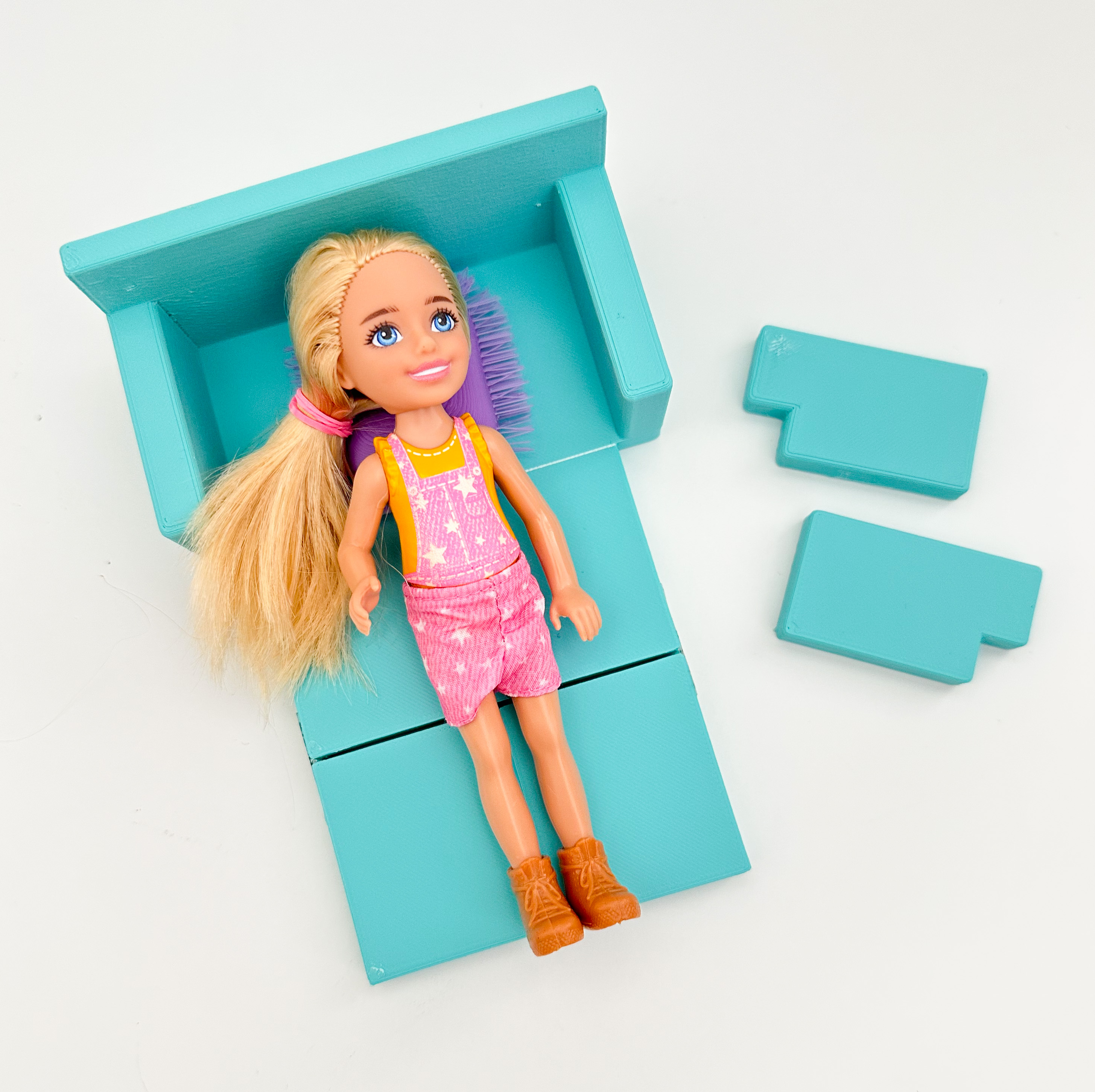 Small Fold-out Couch/Sleeper Sofa for Dolls — miniatura 5