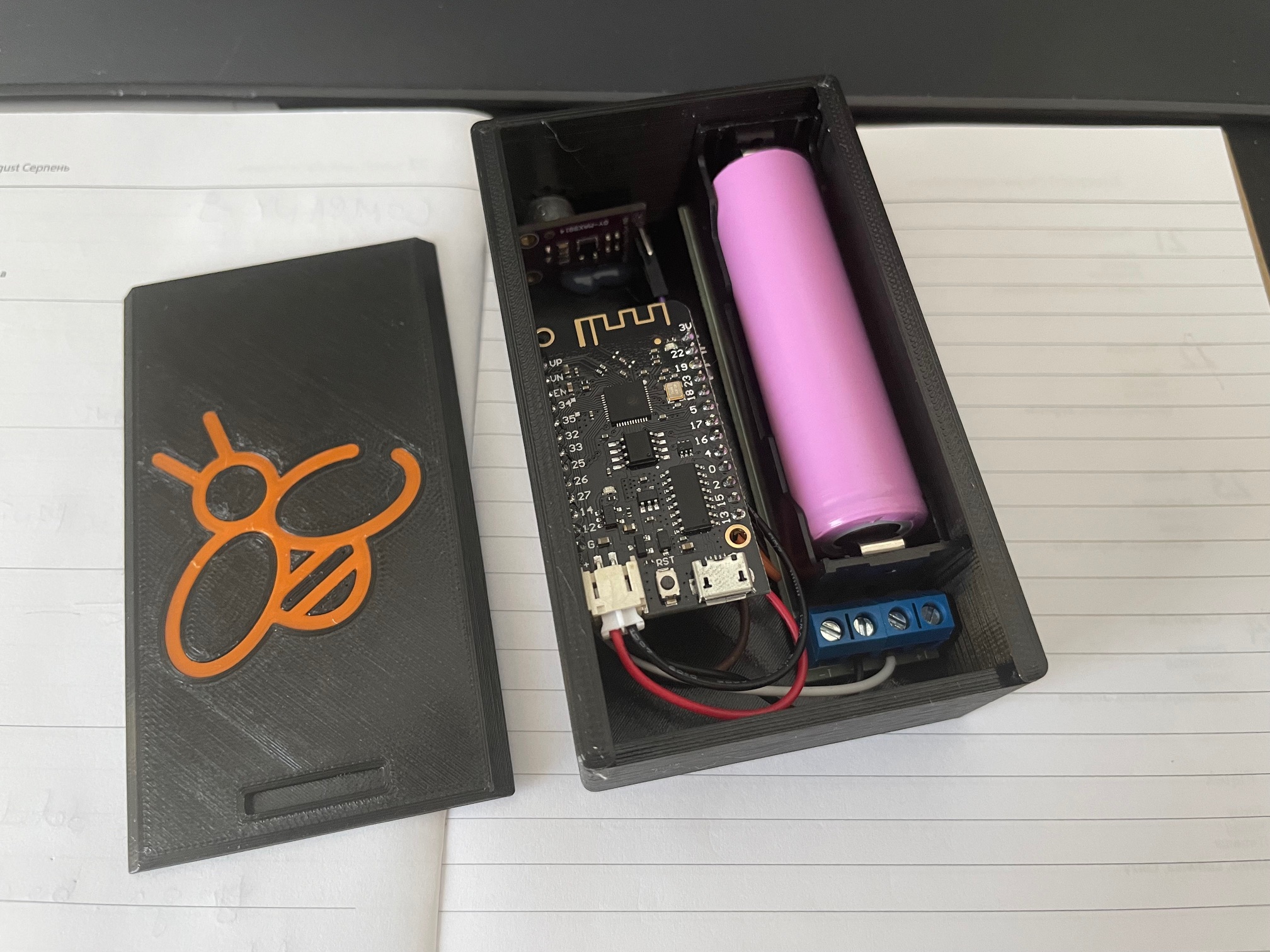 ESP32 WEMOS LITE housing with 18650 holder