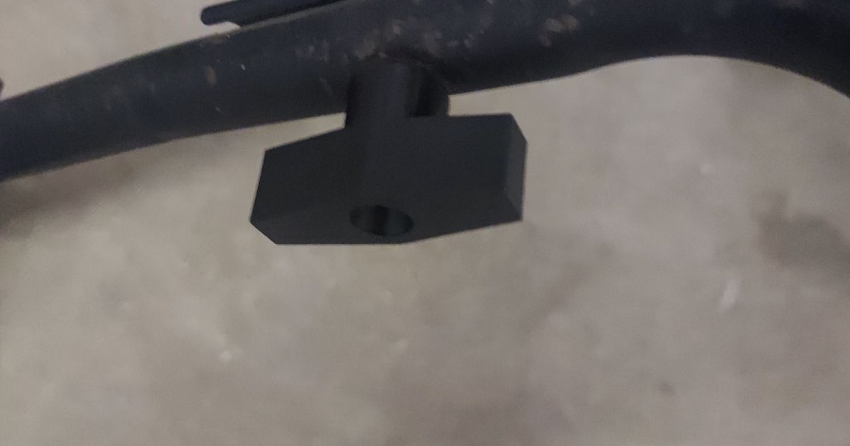 Lawn Mower Axis Binder by Hoope Download free STL model