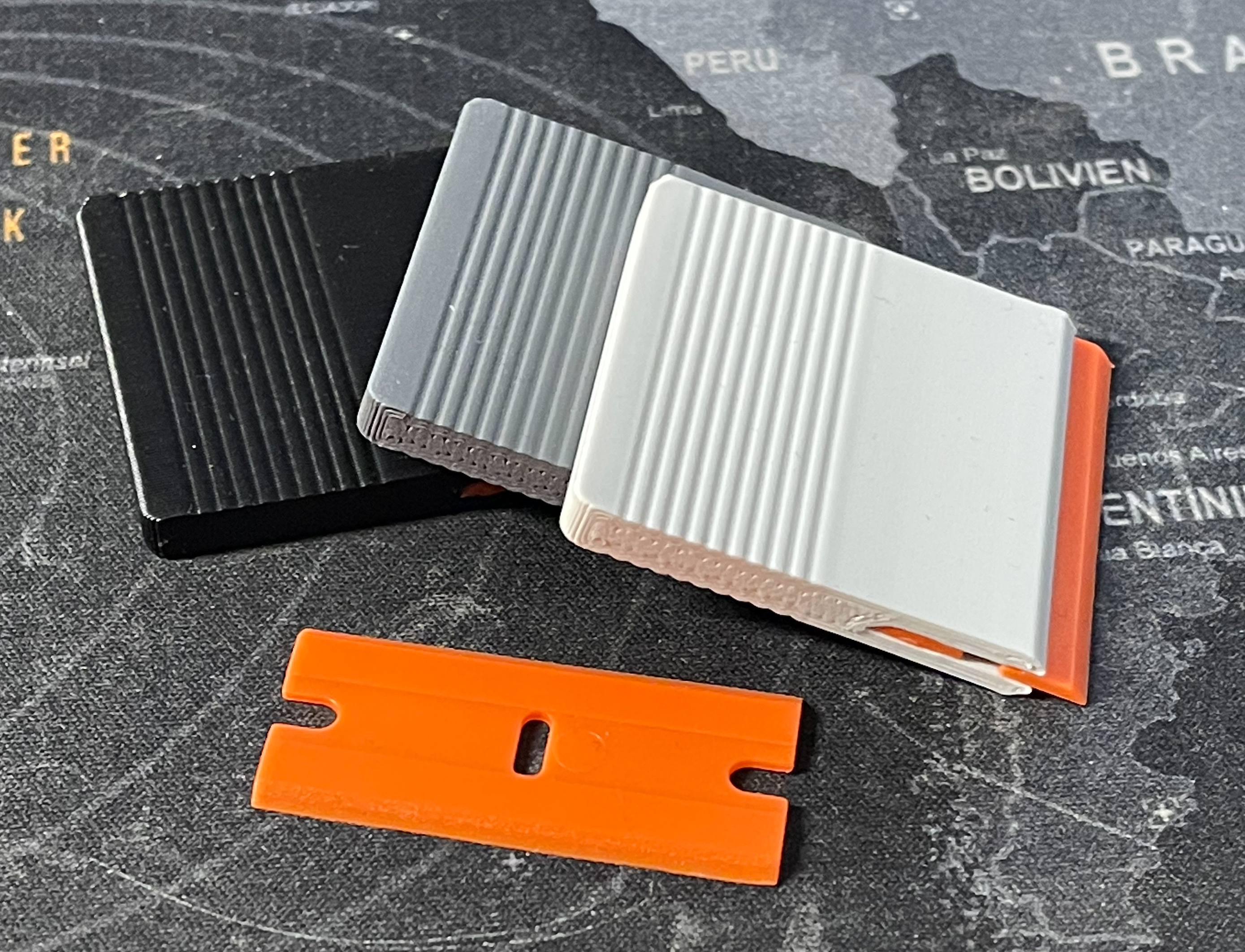 Miniatura 2 do modelo 3D Plastic Blade Scraper