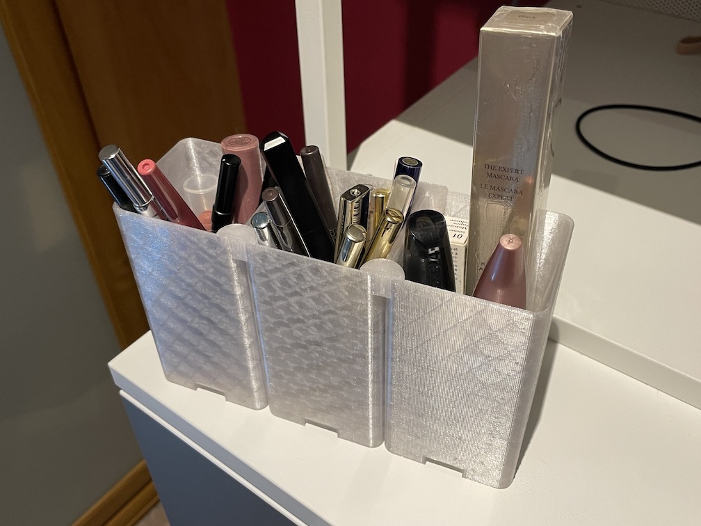 Clip Together Make-up Pots