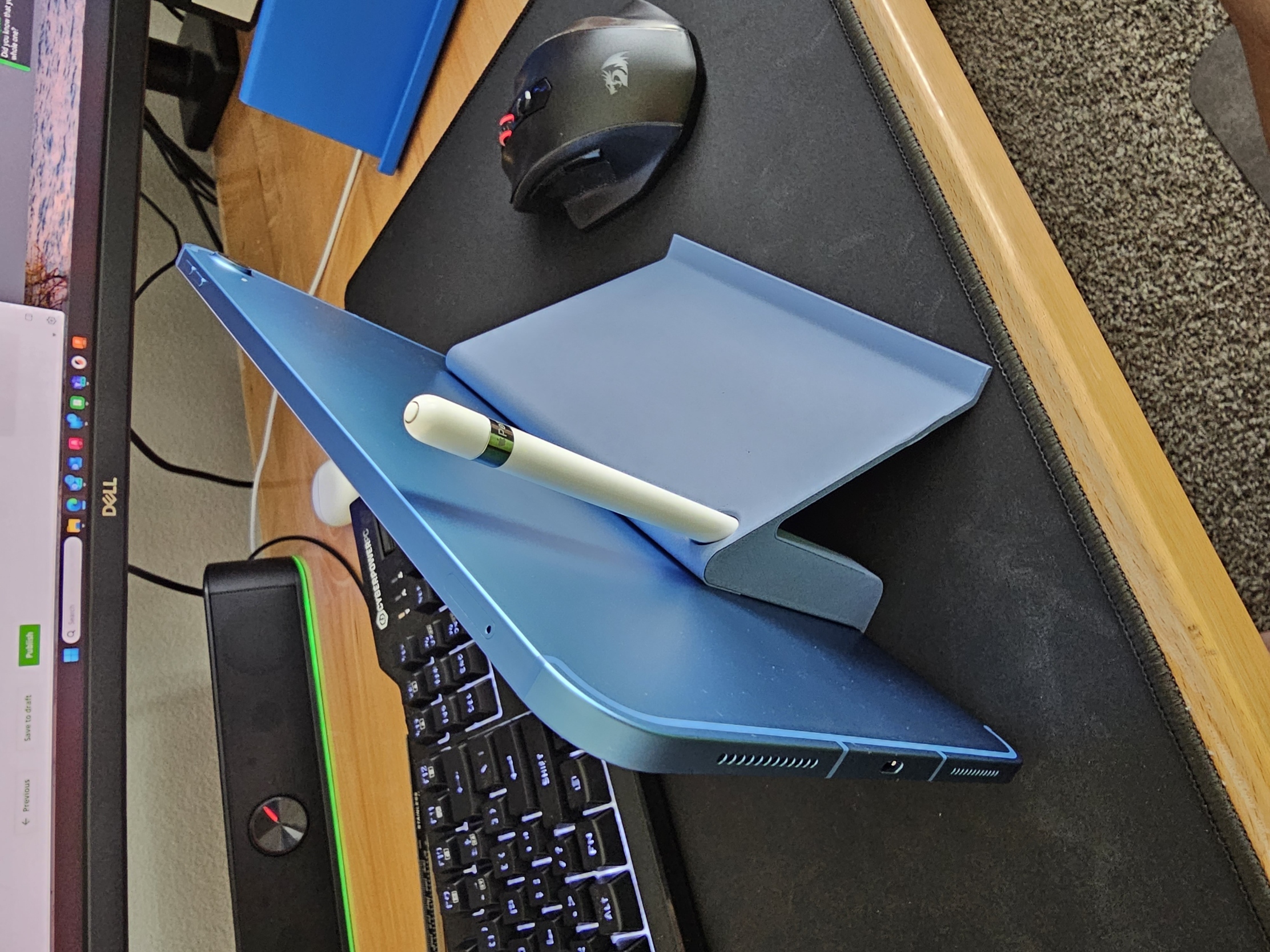 iPad Stand with Pencil Holder