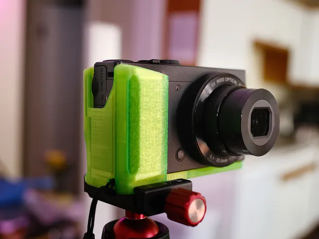 Nikon P300, P310, P330, P340 Grip and Arca Tripod Plate