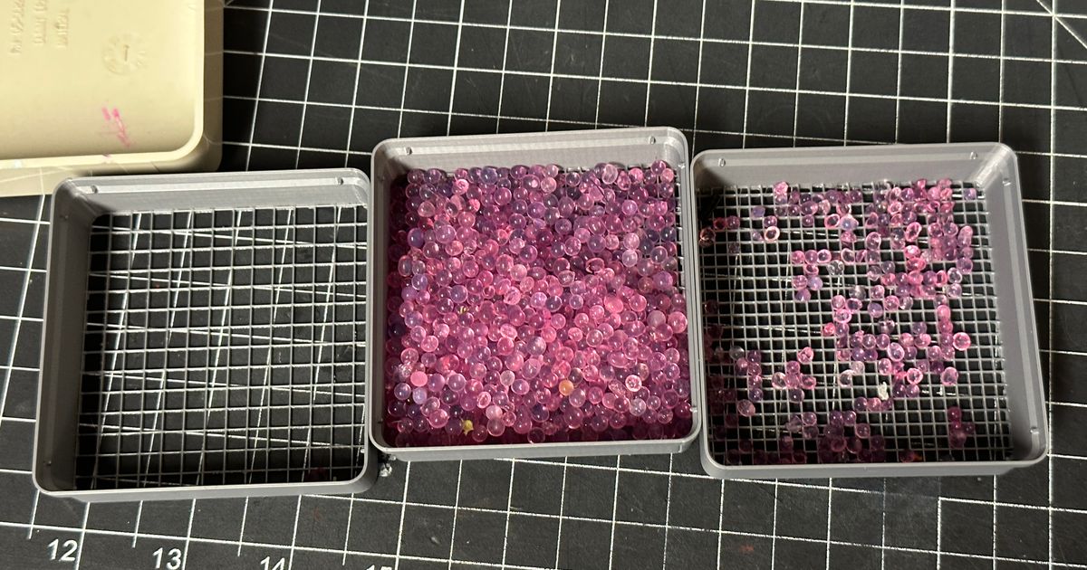 Stackable sifting trays for loose desiccant by cmh Download free STL