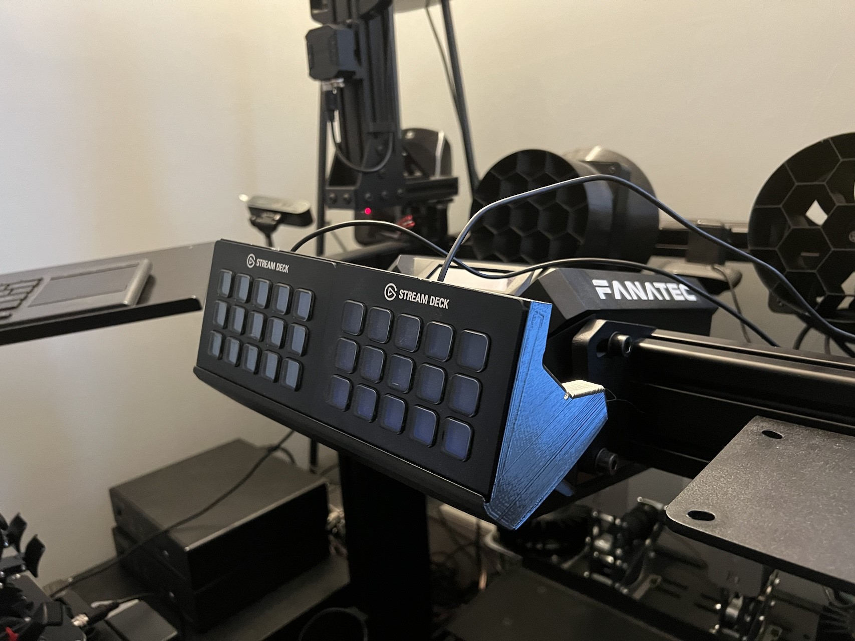 Fanatec DD (QR1) Elgato 15key Stream Deck (V1) Mount 2X by mikeev
