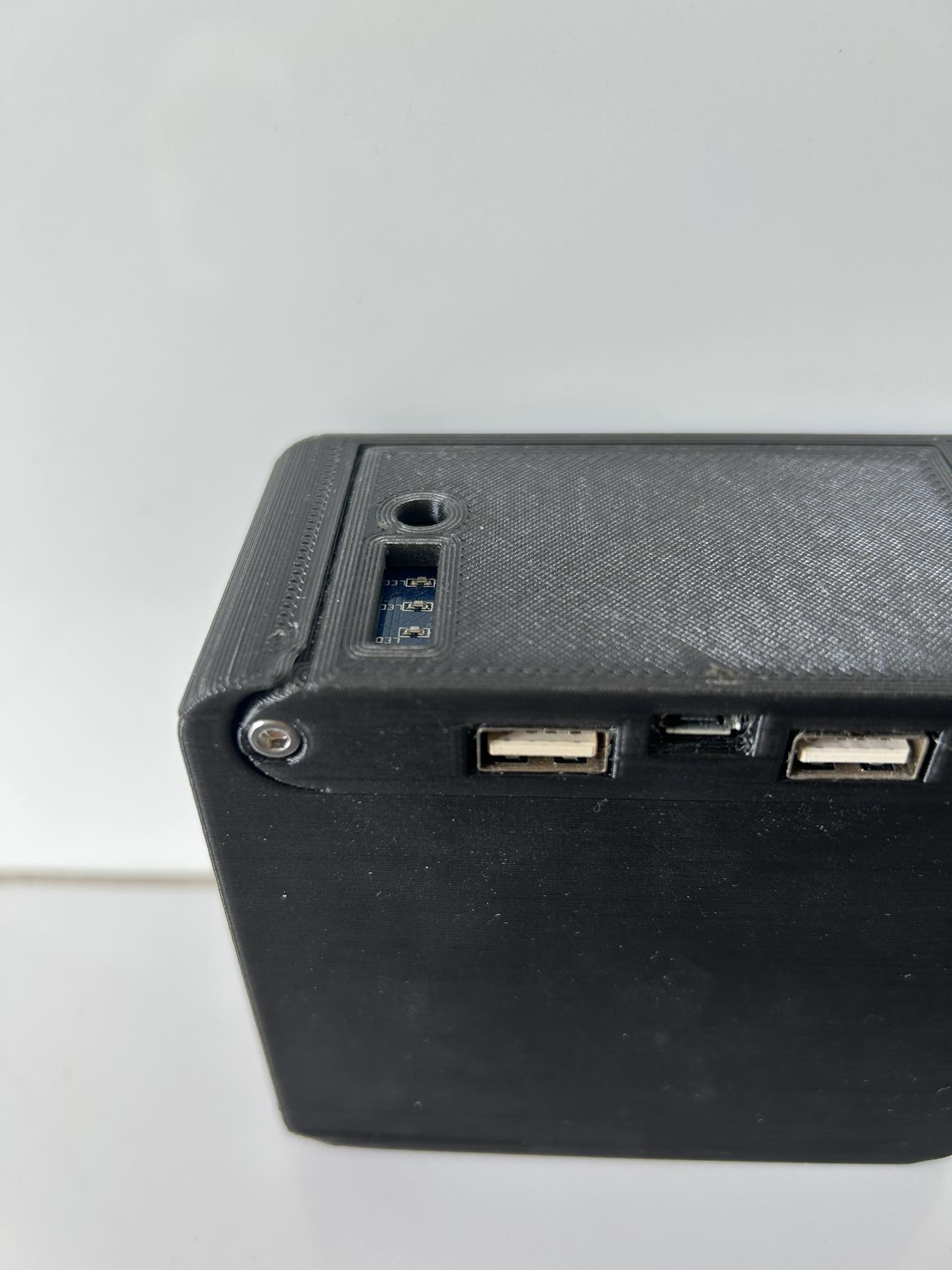 Portable Power Bank USB Charger (8 x 18650) by techteacher007