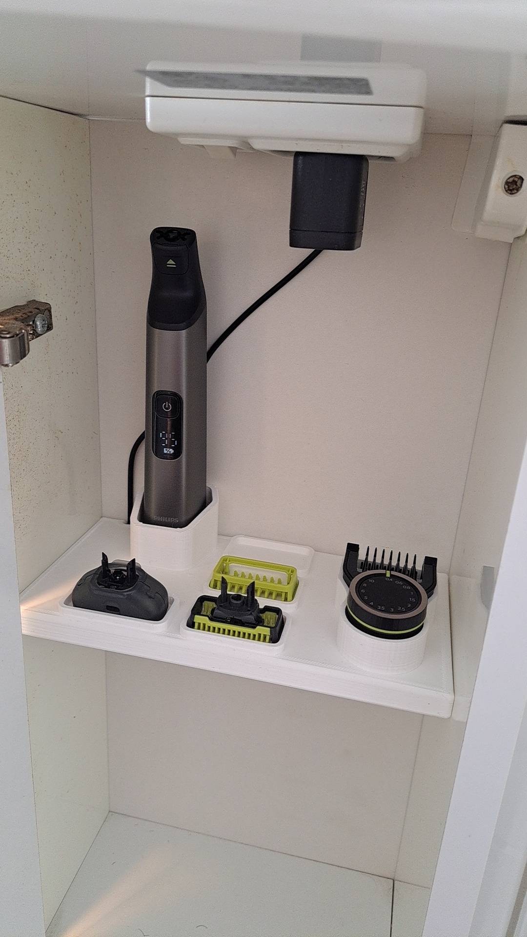 Phillips One Blade for cabinet in the bathroom