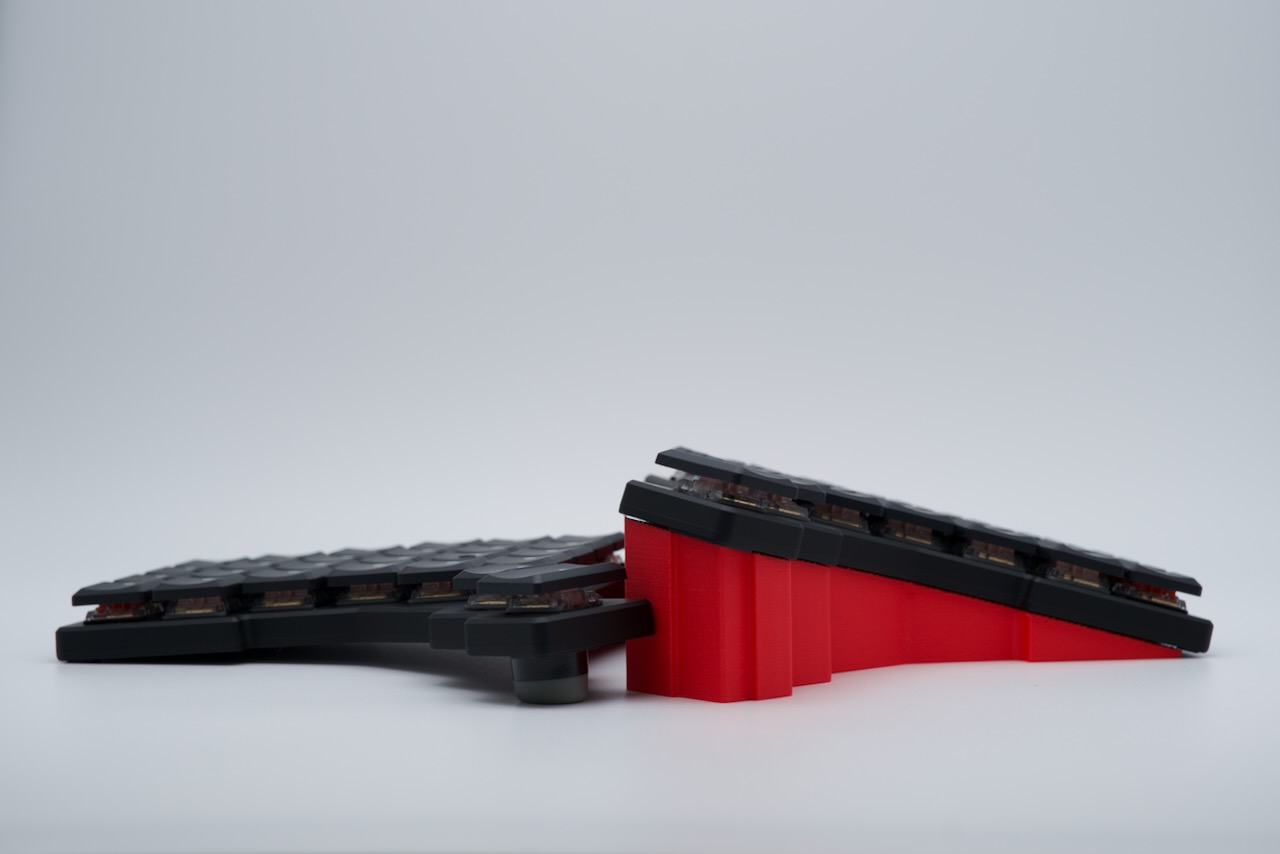 ZSA Voyager Stand