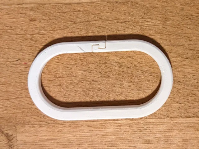 Curtain hook with lock