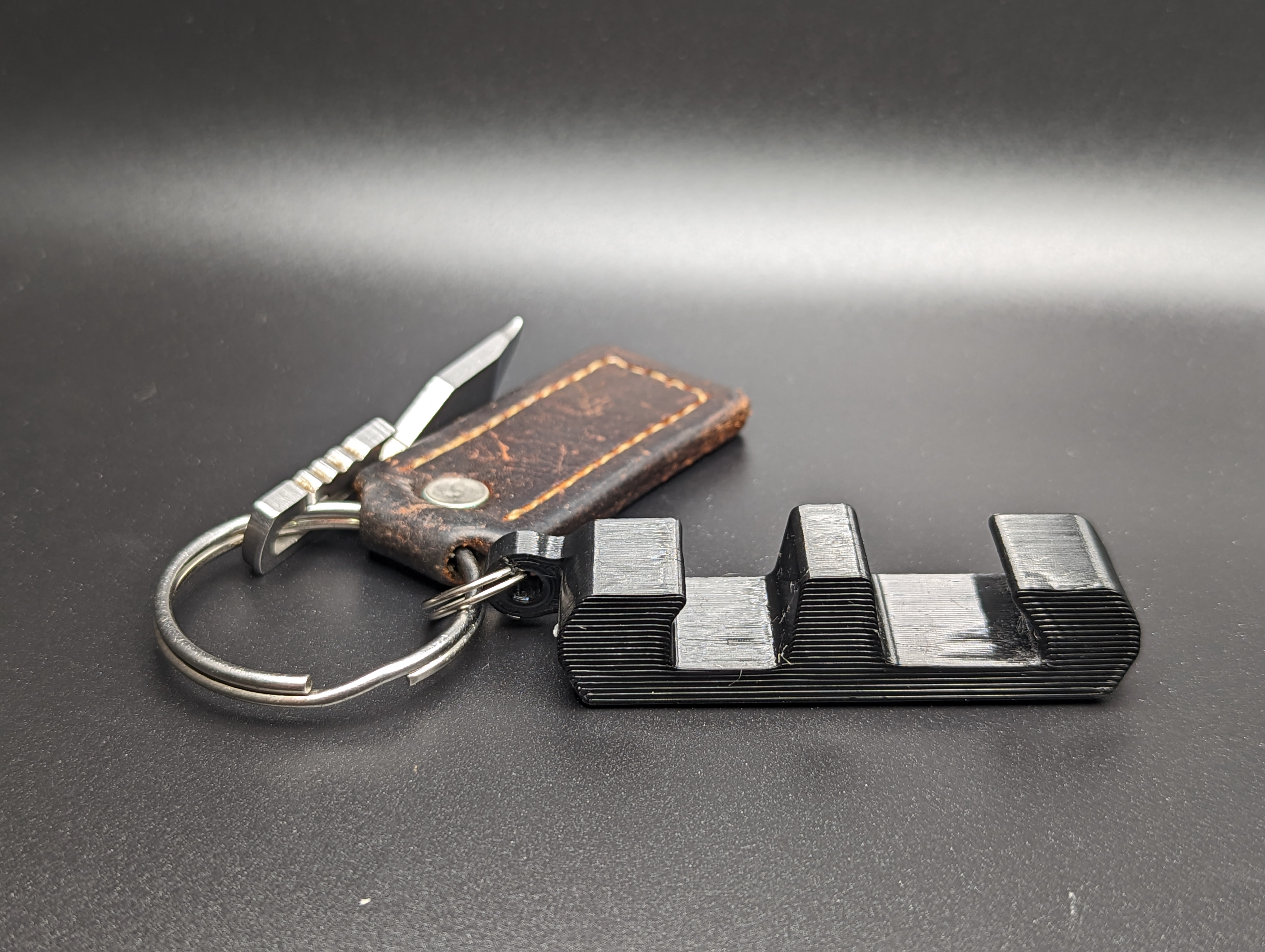 EDC Key Chain/Paracord Phone Stand