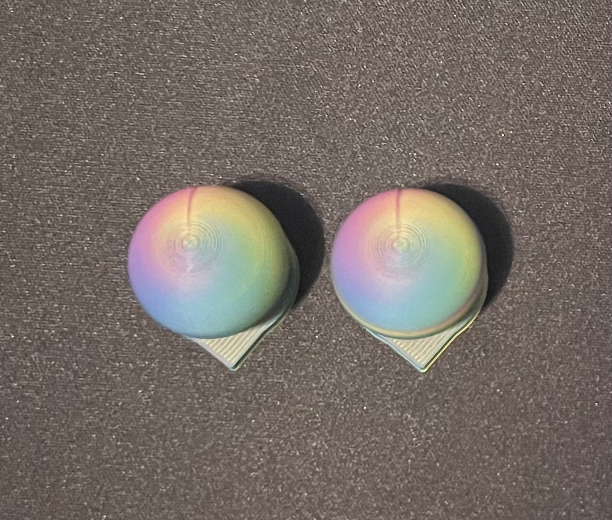 Multicolor filament test ball