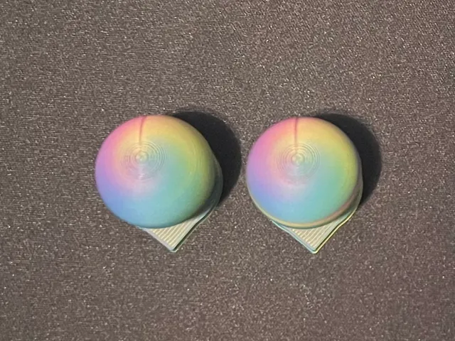 Multicolor filament test ball