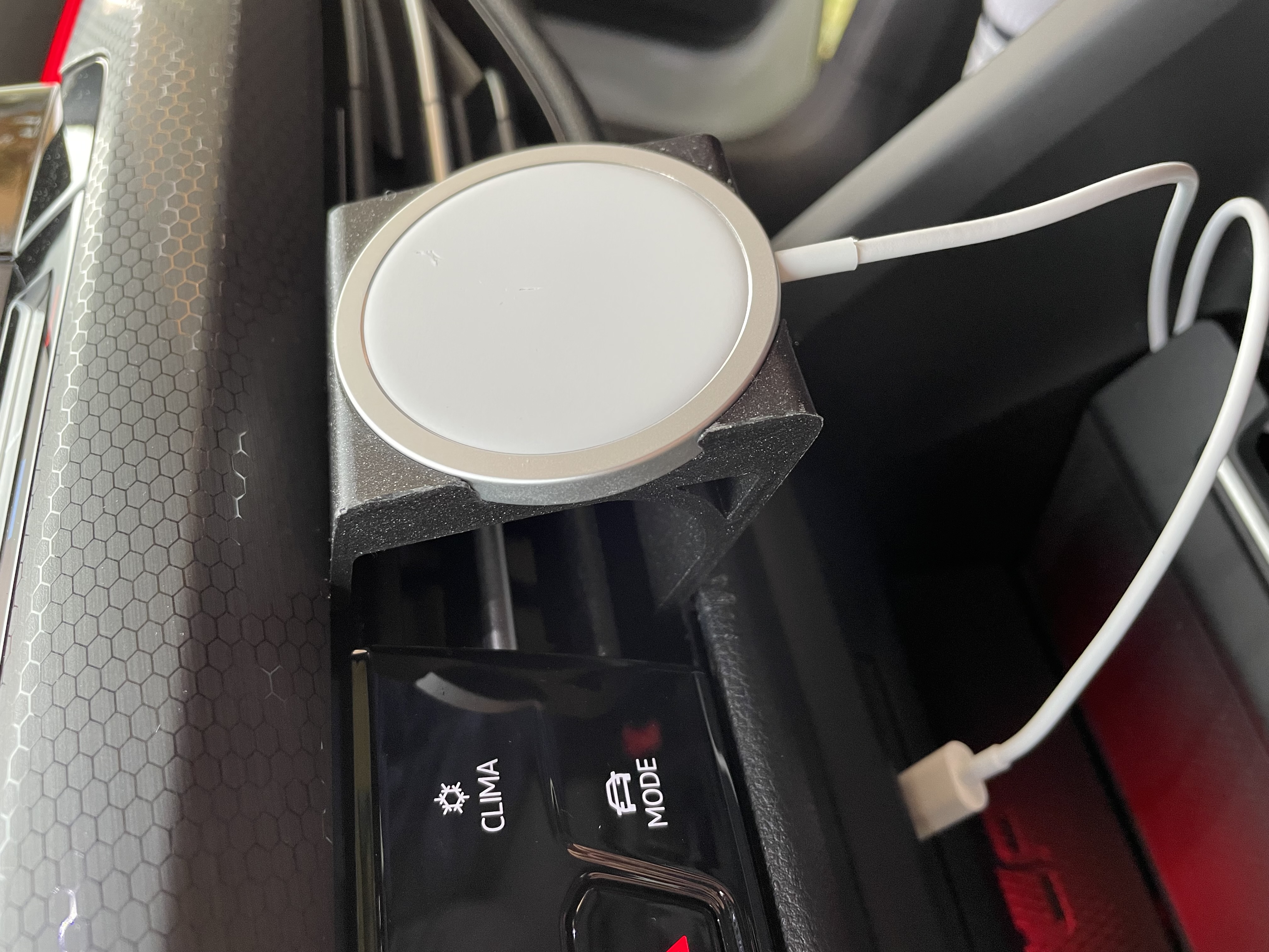 Magsafe VW Golf 8 Car Phone mount