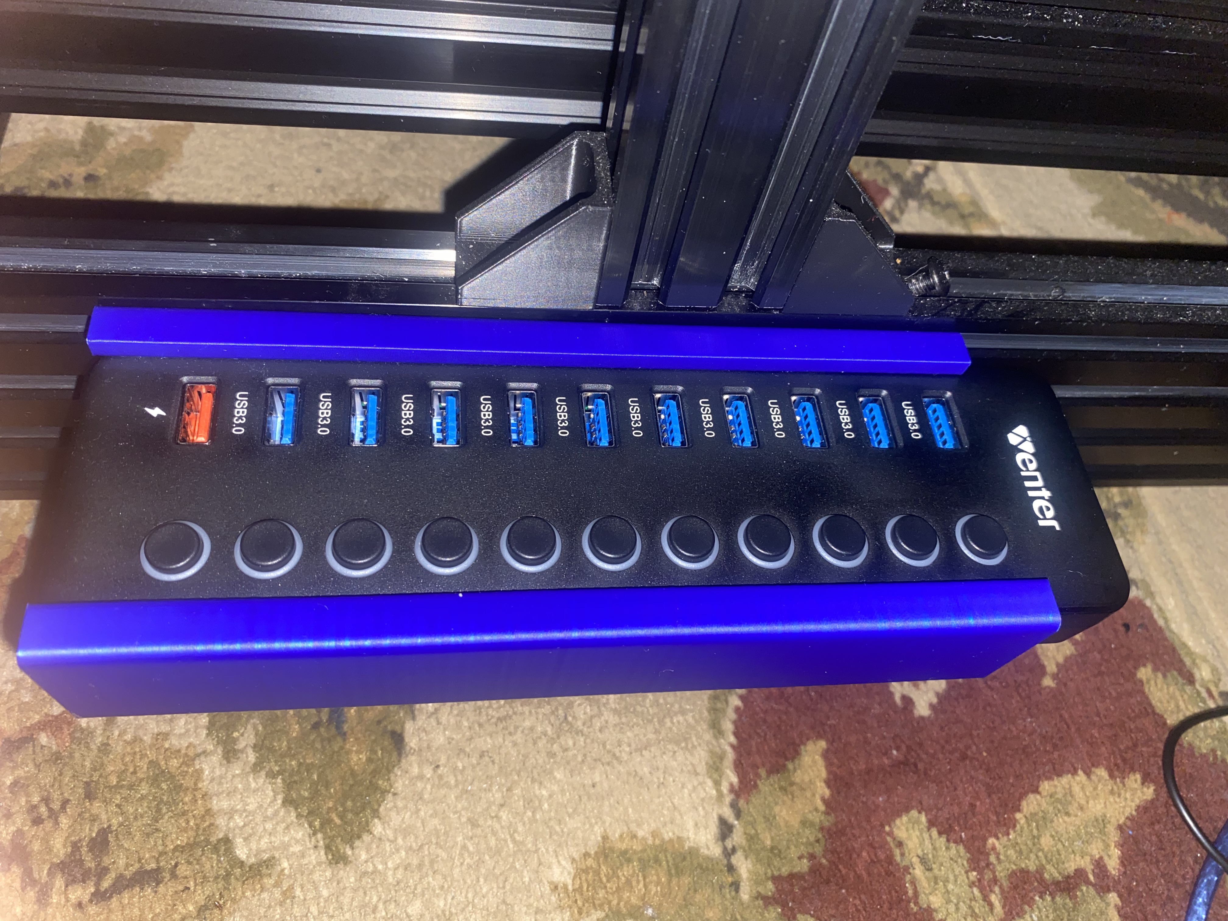 Wenter 11 port usb hub mount
