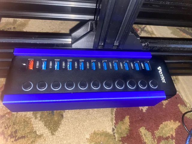 Wenter 11 port usb hub mount