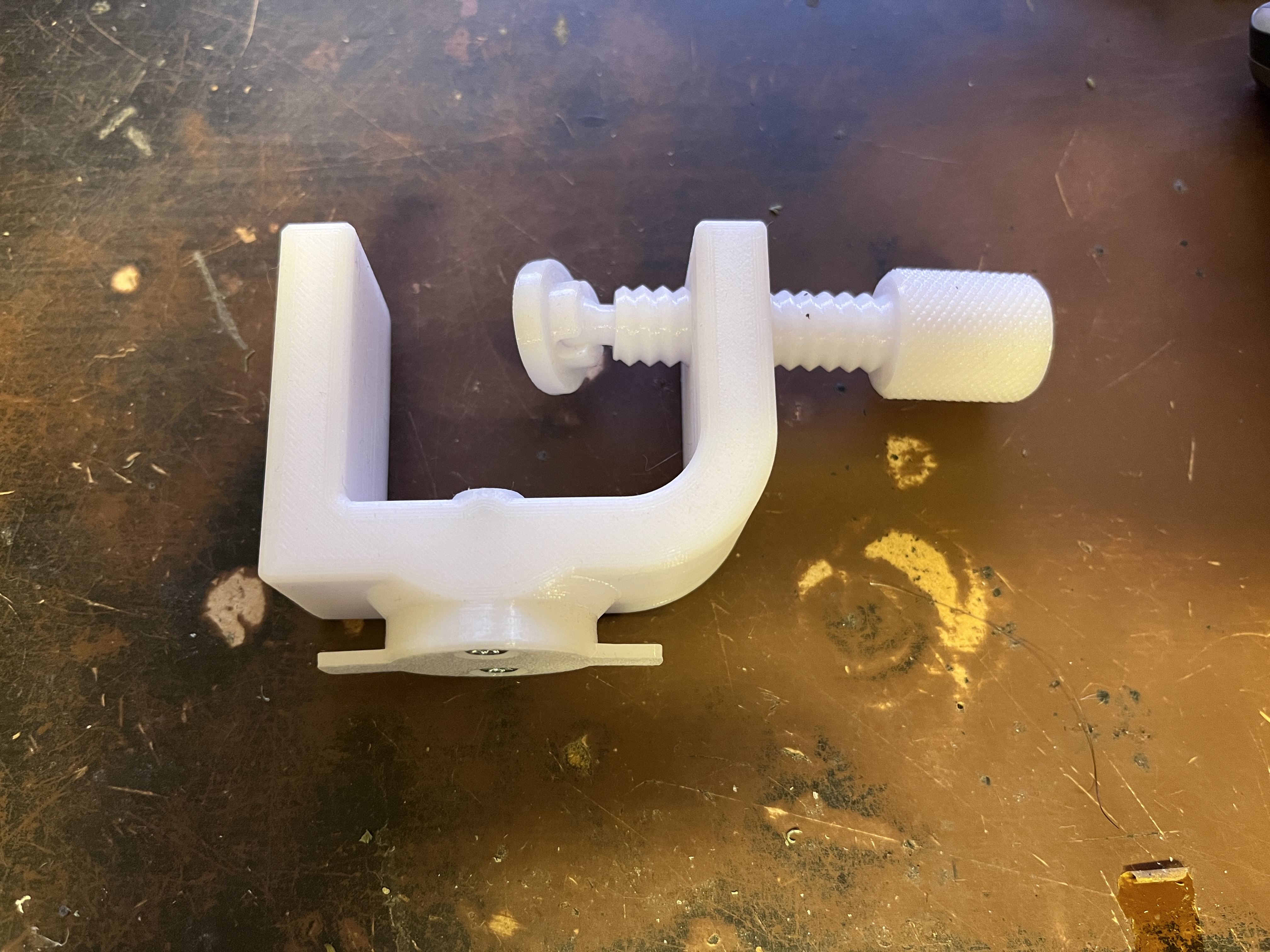 Tapo C200 G-clamp mount