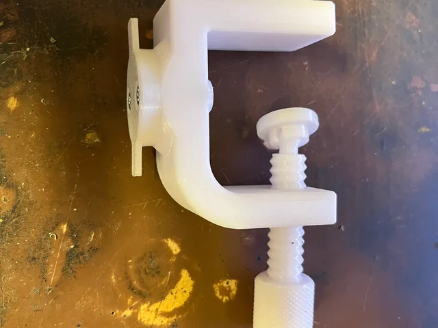 Tapo C200 G-clamp mount