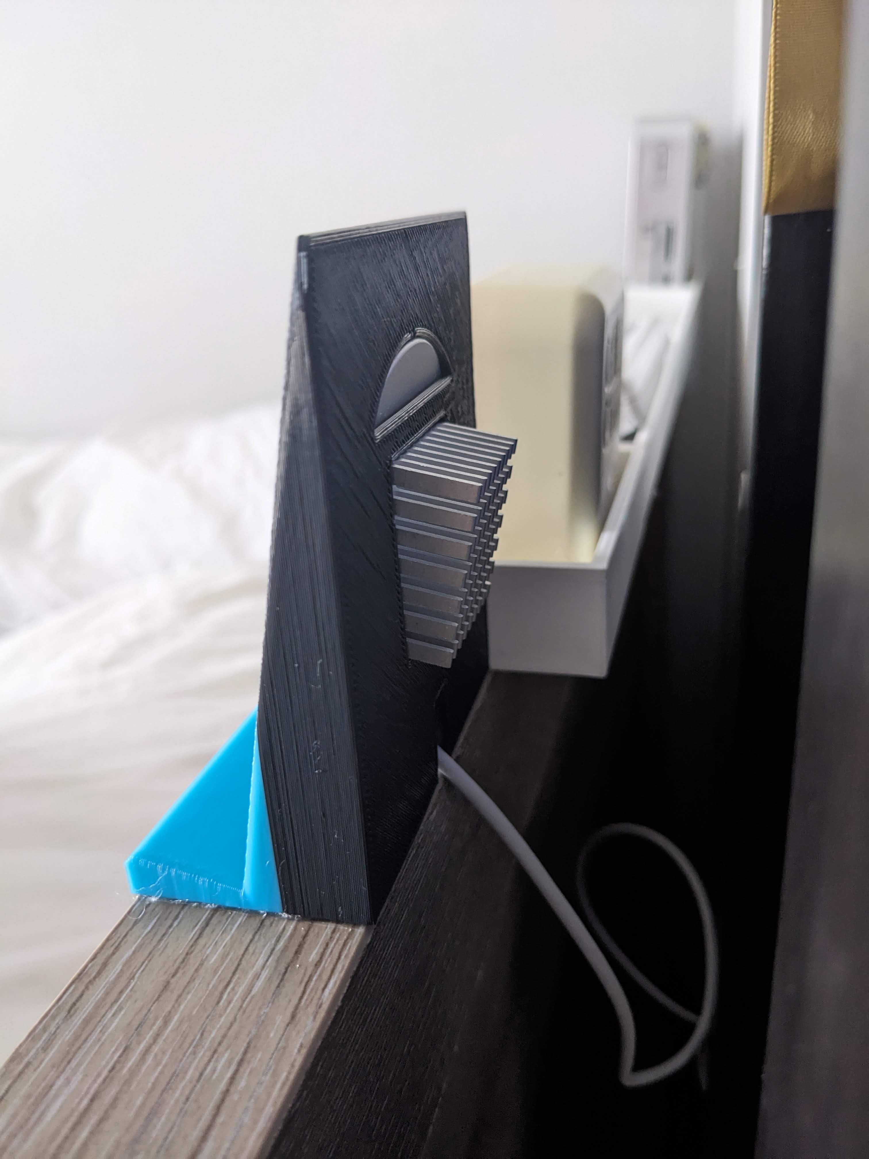 Samsung Z Flip 5 Magsafe Stand with Heatsink by x86Architecture Download free STL model