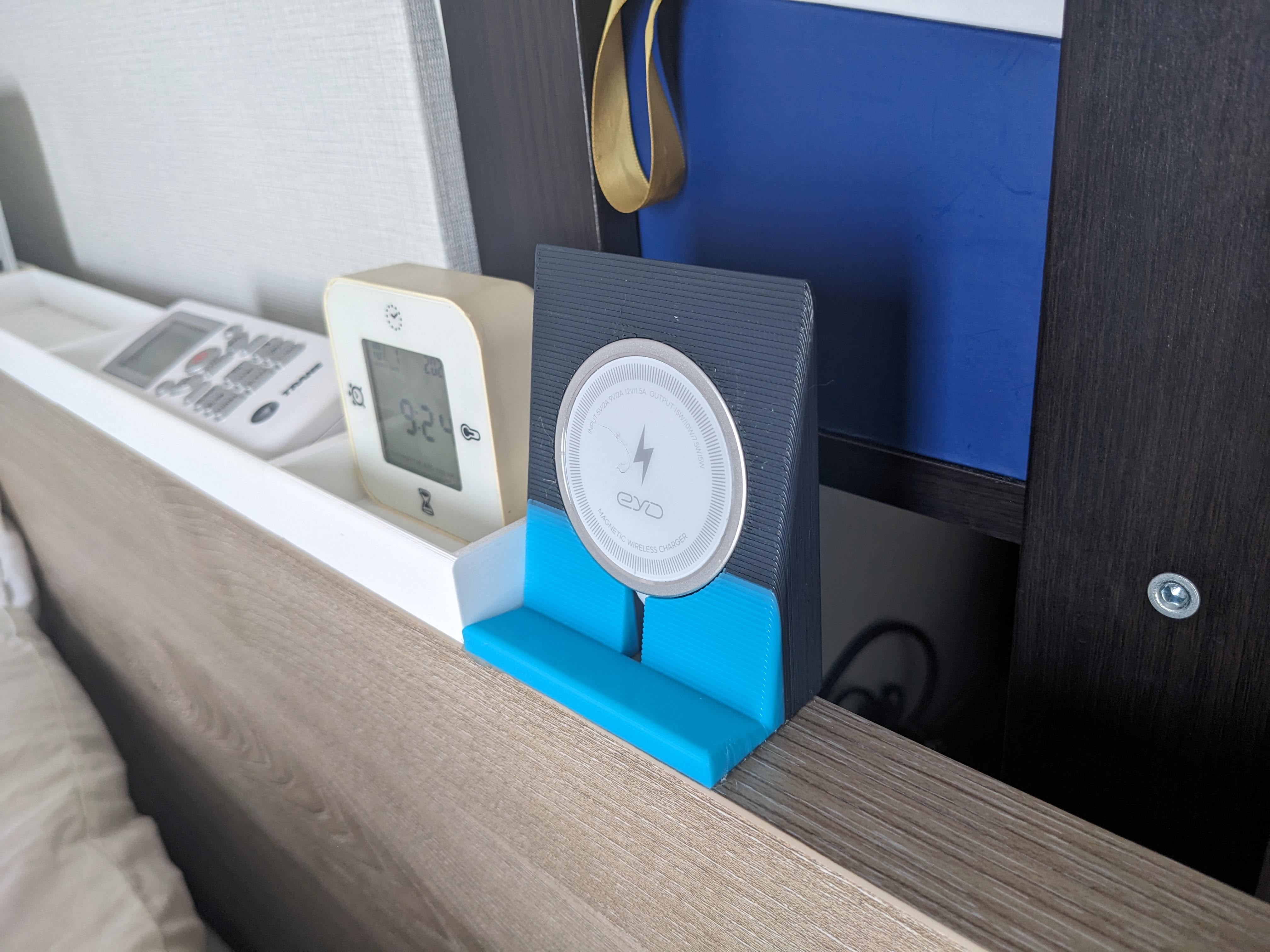 Samsung Z Flip 5 Magsafe Stand with Heatsink by x86Architecture Download free STL model
