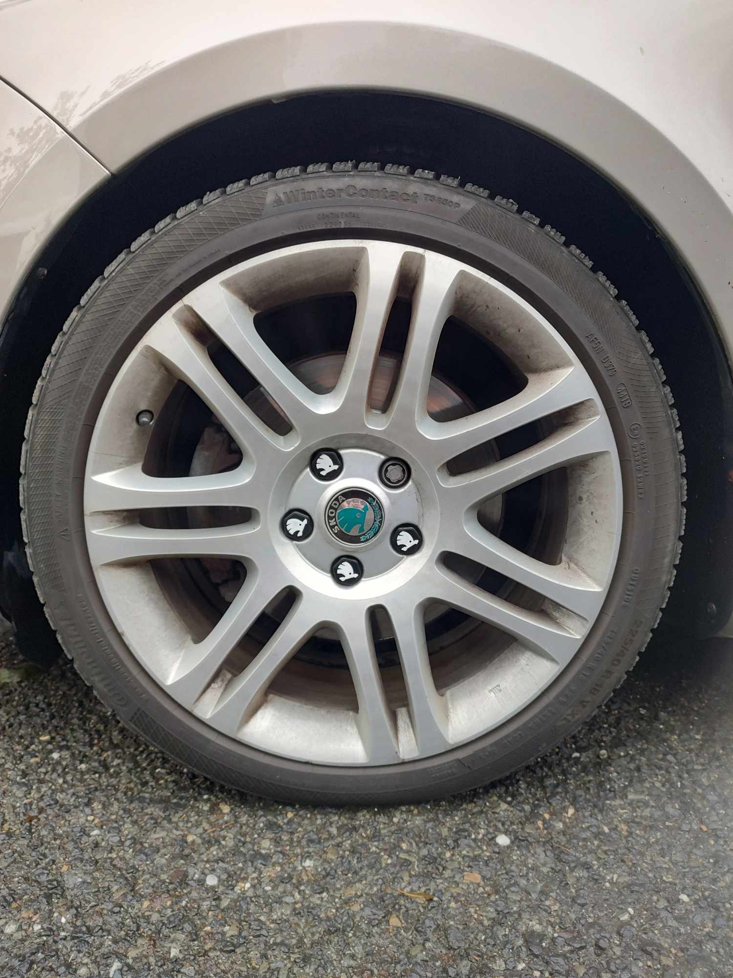 Skoda car wheel bolt covers (Logo Škoda) by Pavel Maňák Download free