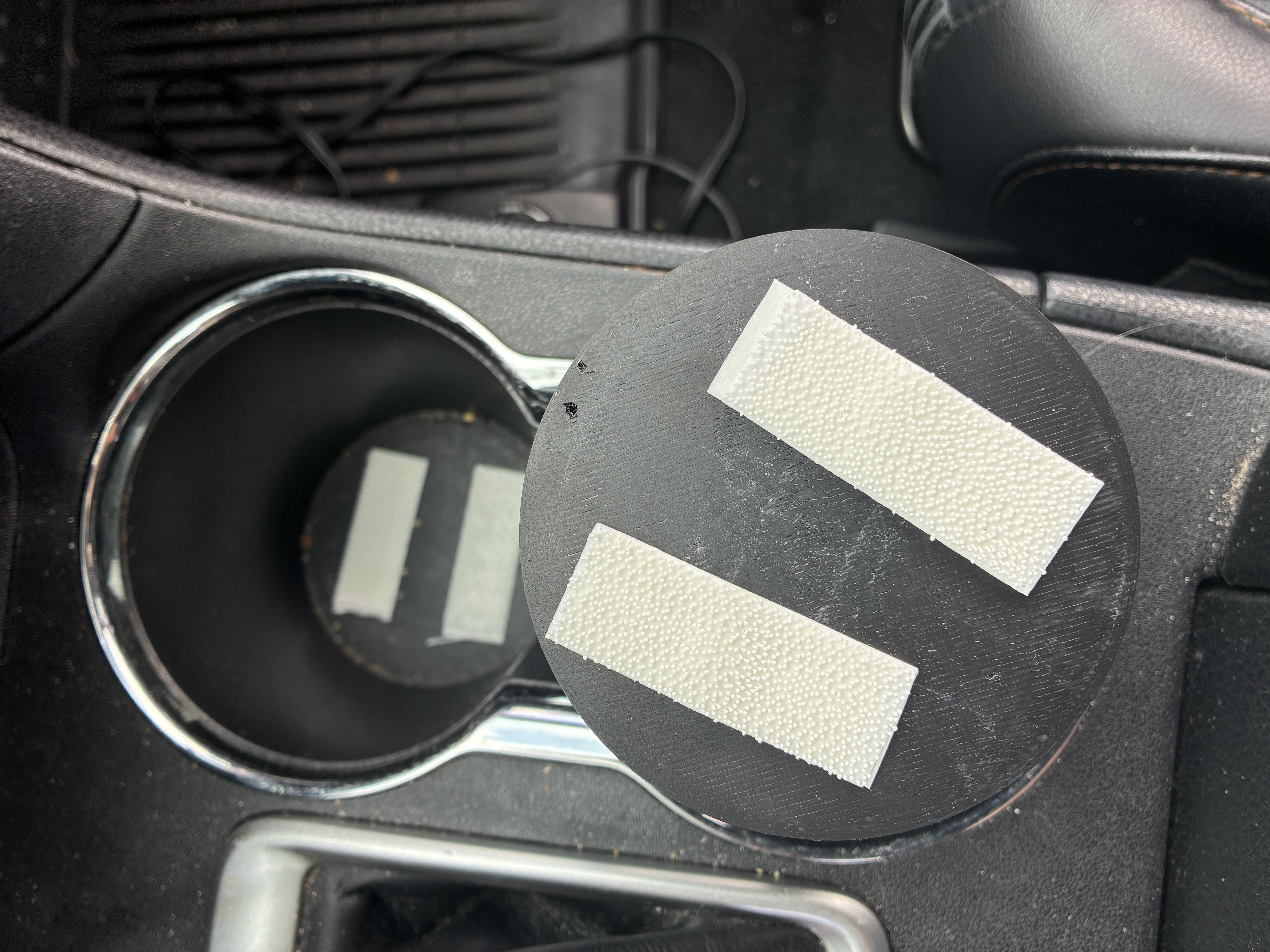 Miniatura 3 do modelo 3D 2015 Highlander Cup Holder Insert