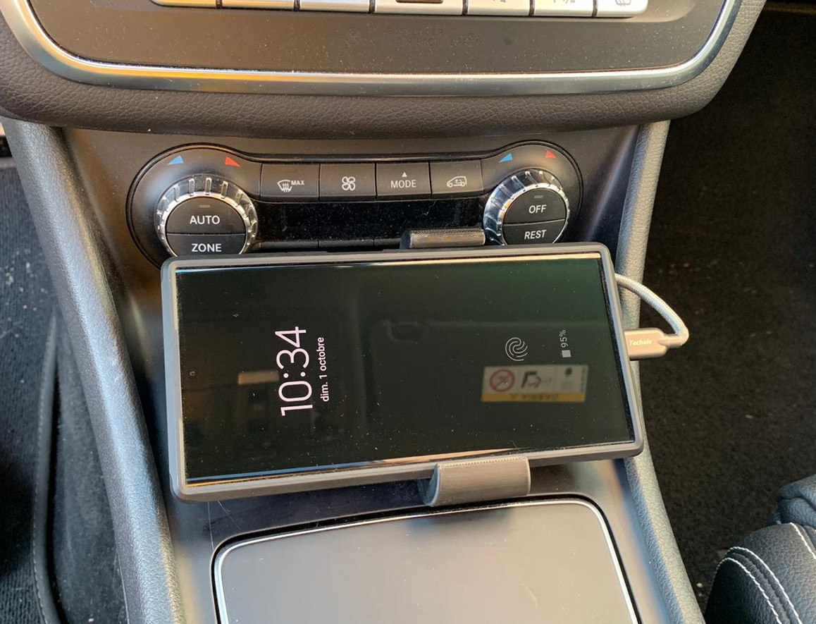 Smartphone Car Holder - Mercedes CLA <2018