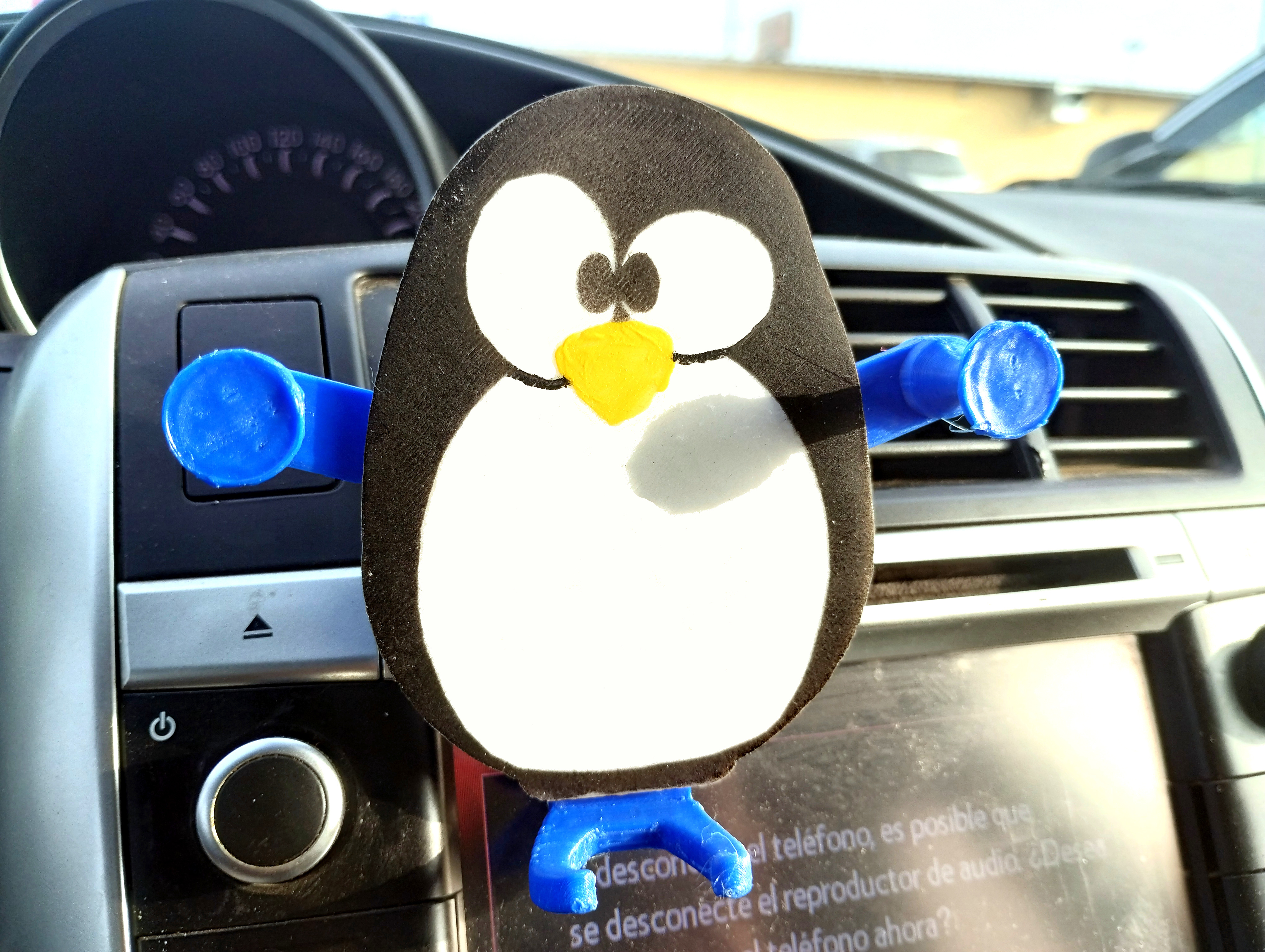 PINGÜI - Phone Gravity Car Holder