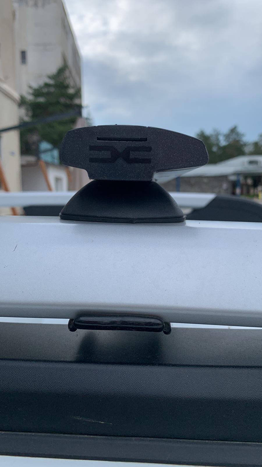 Dacia Duster roof rack crossbar endcap