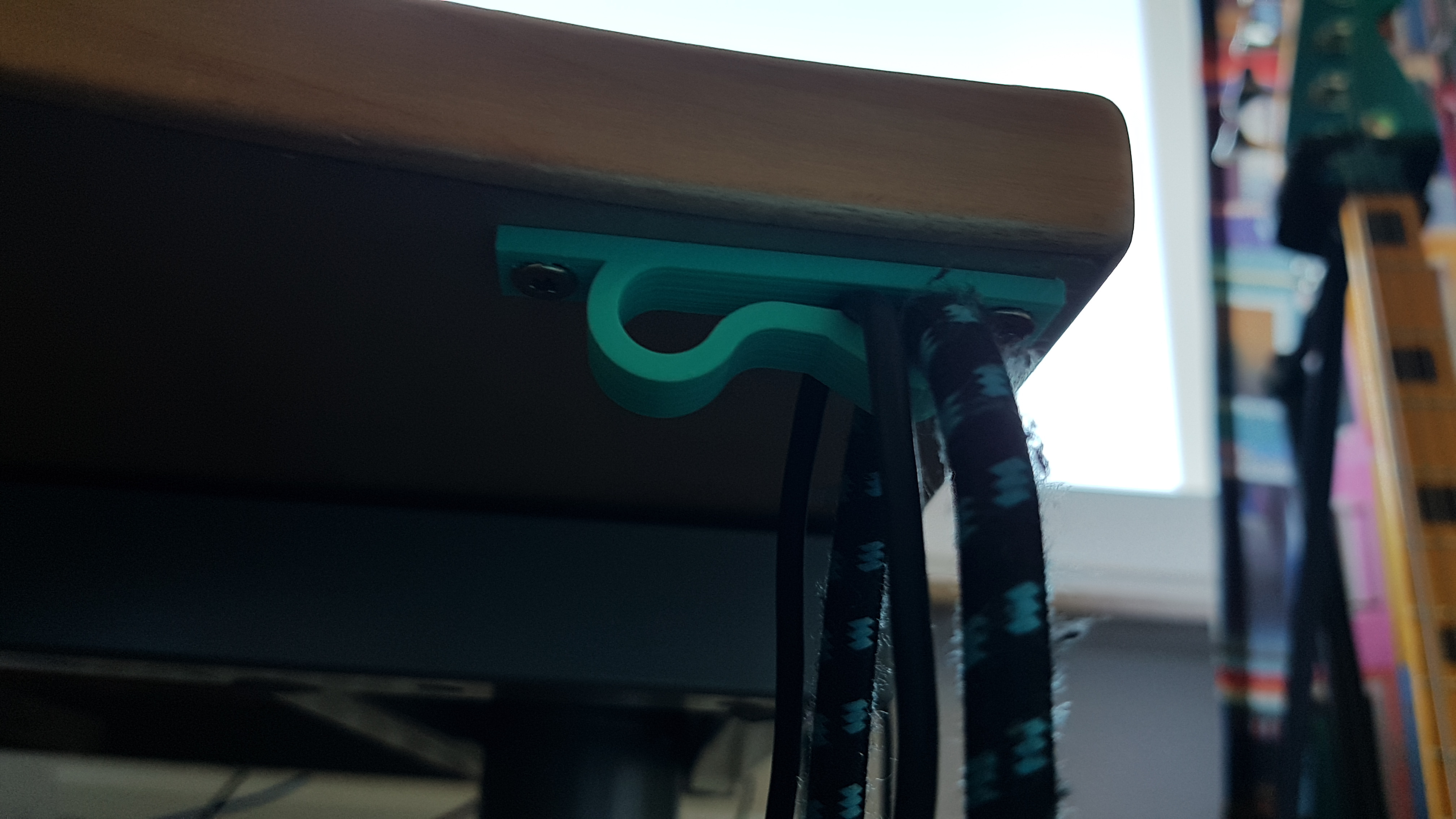 Cable clip for large diameter cables (mains, instrument/guitar)
