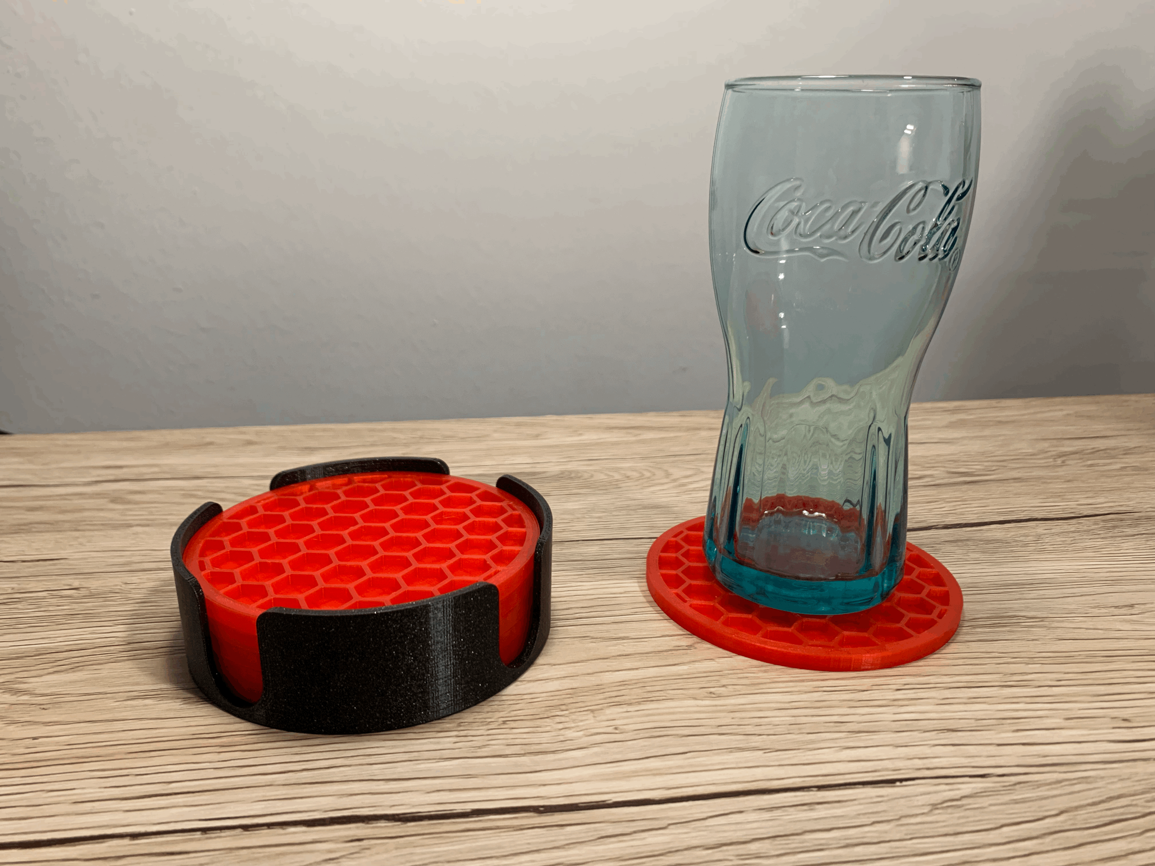 Surface Tension Free Hexagon Coaster with Holder