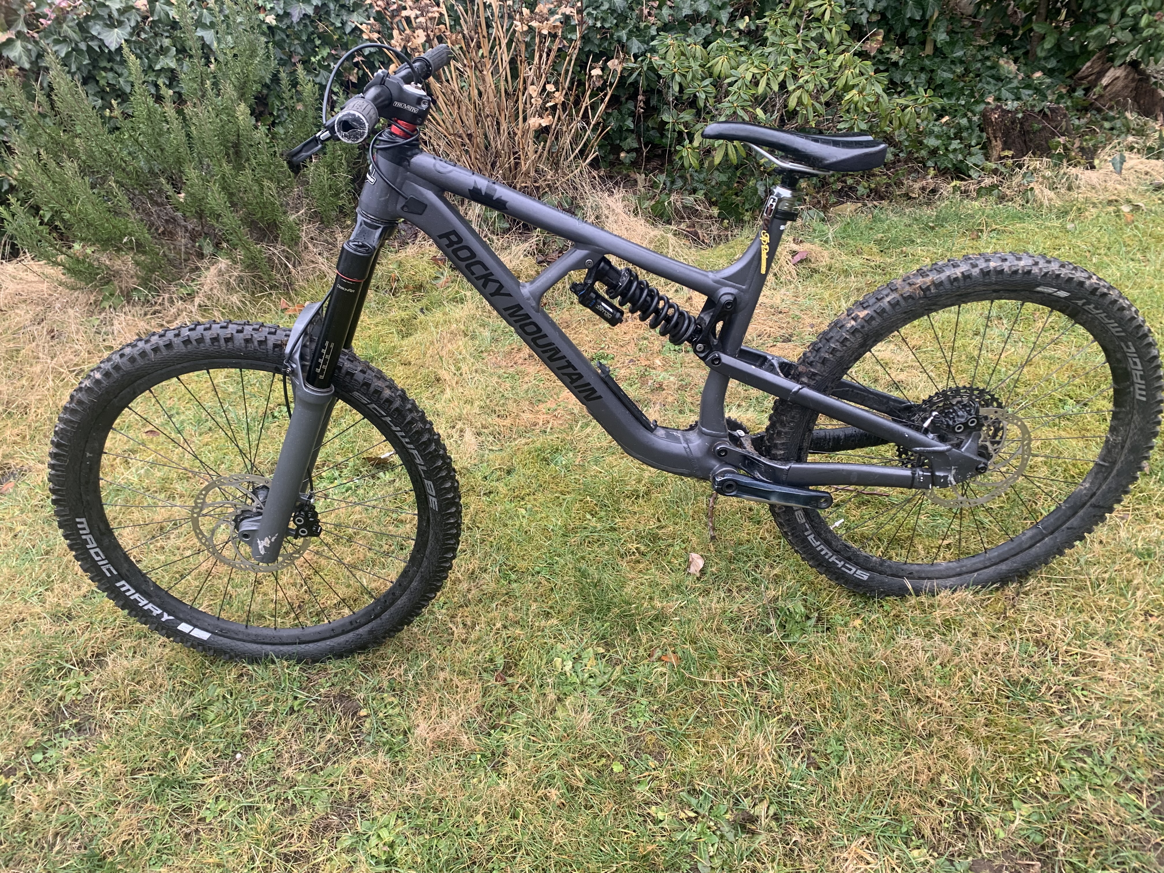 Rocky Mountain Slayer front box