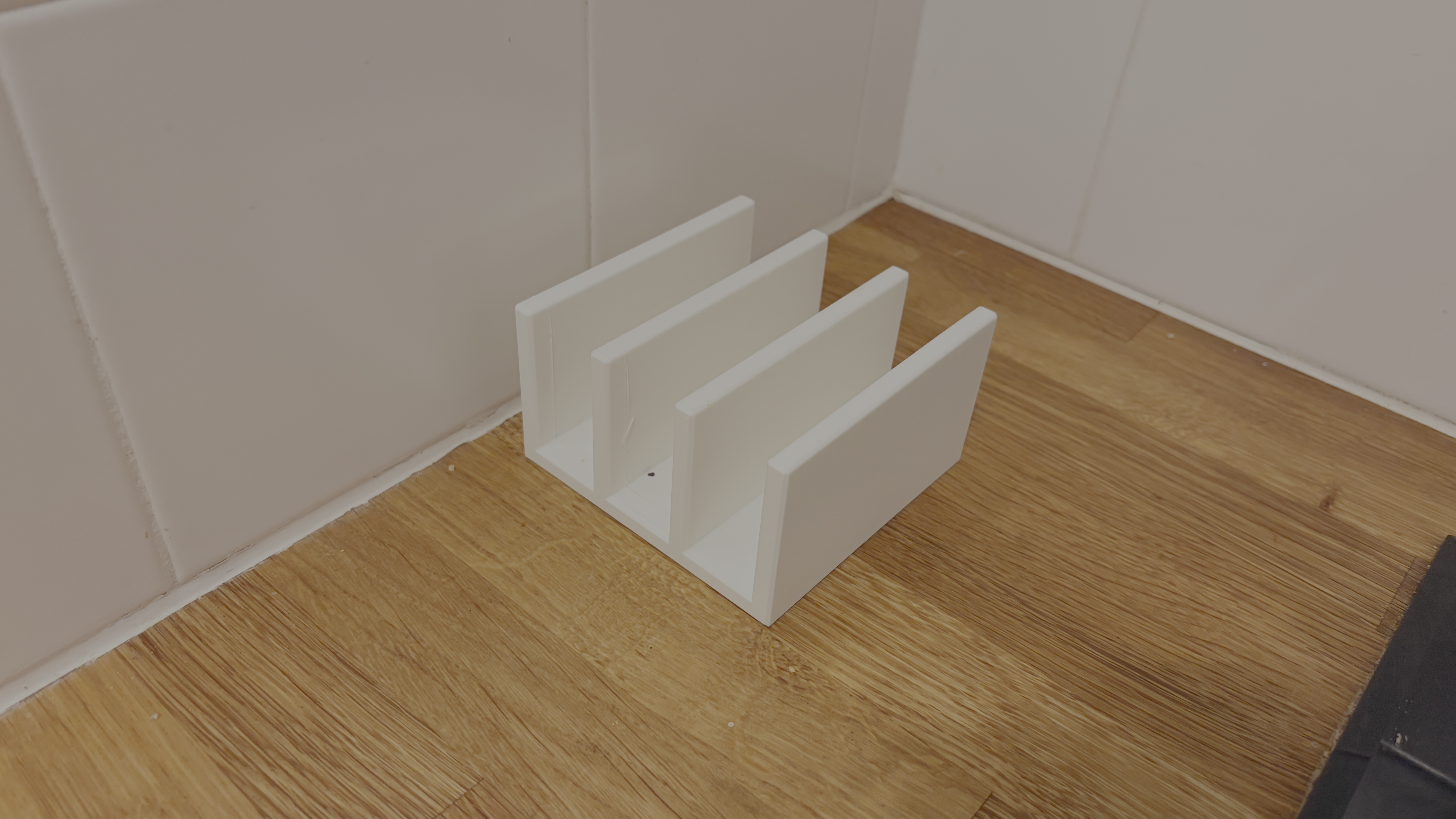 Cutting board holder. — thumbnail 2
