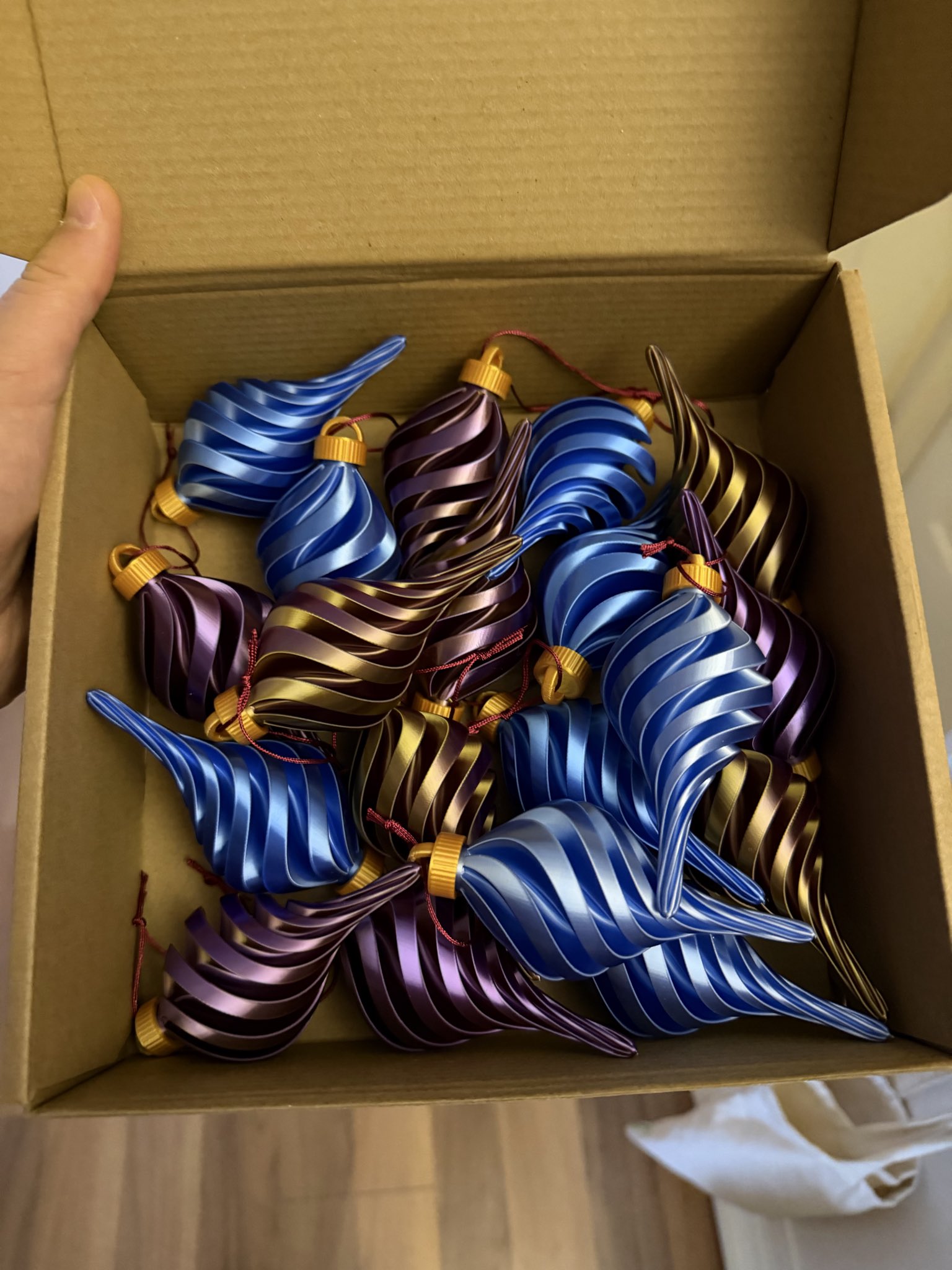 Spiral Christmas Tree Ornament (Vase Mode)
