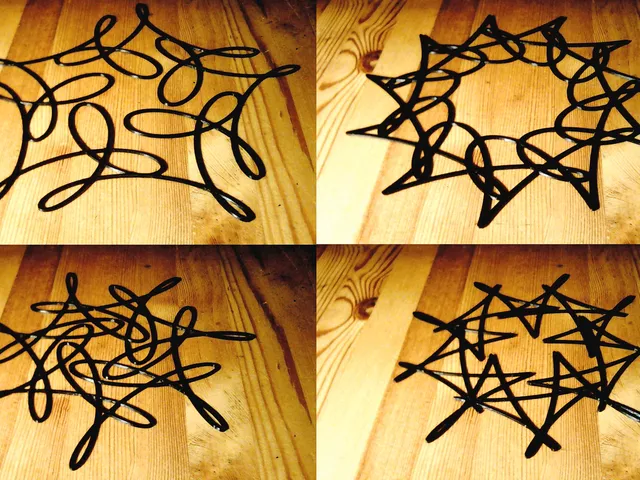 Squiggly wall art (with randomiser)