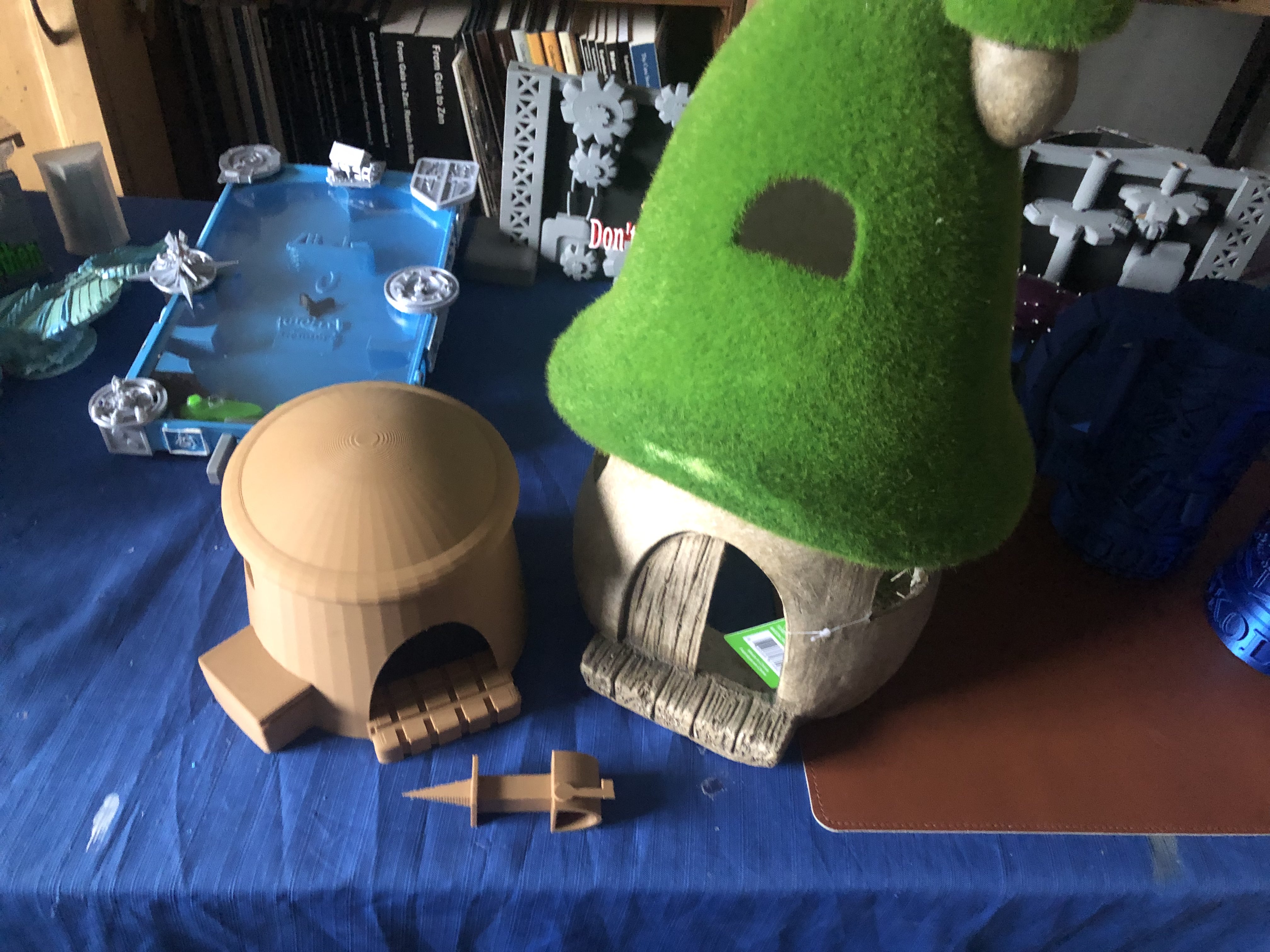 Garden Gnome Shed and Mailbox