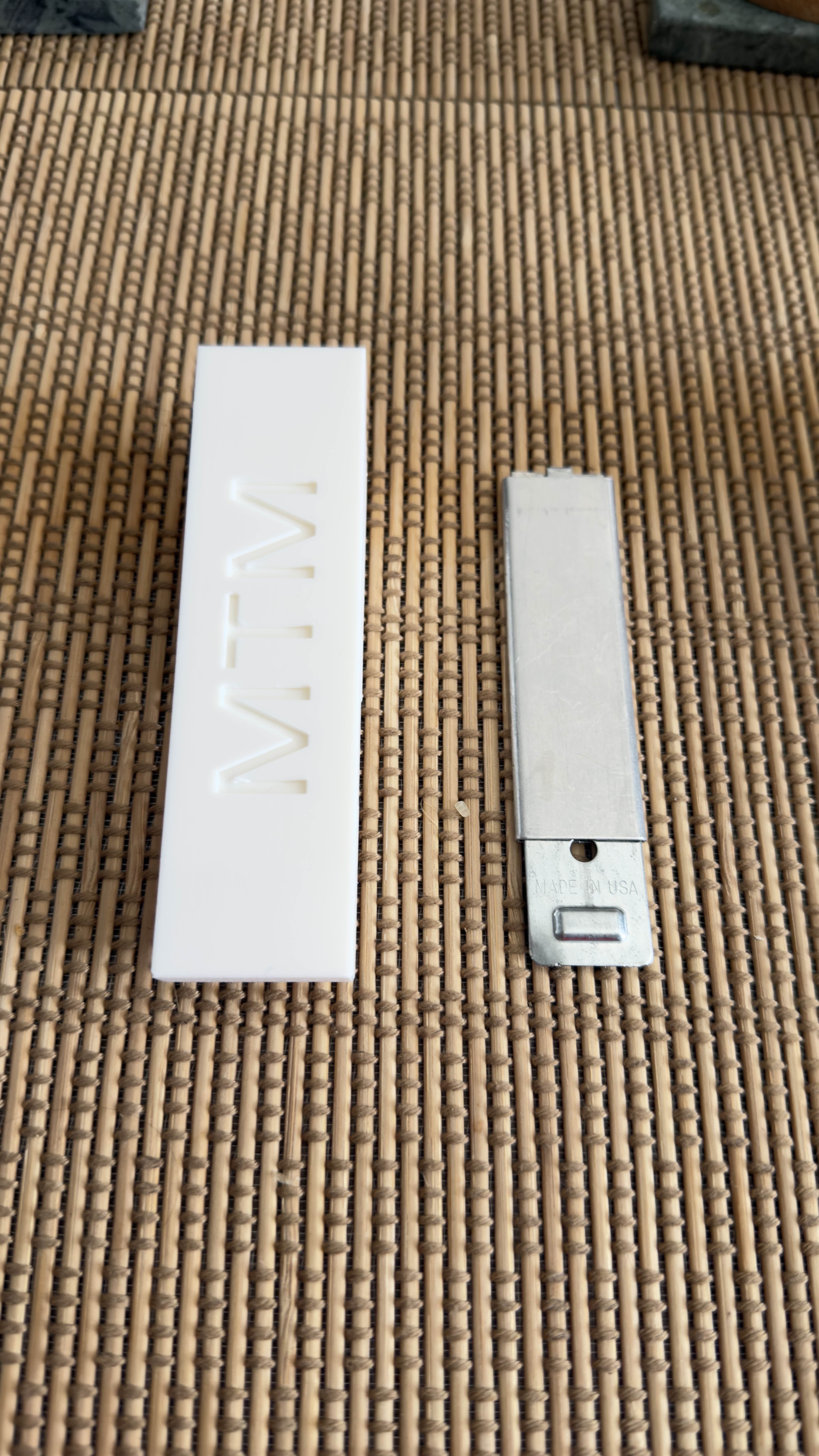 Universal Box Cutter Holder
